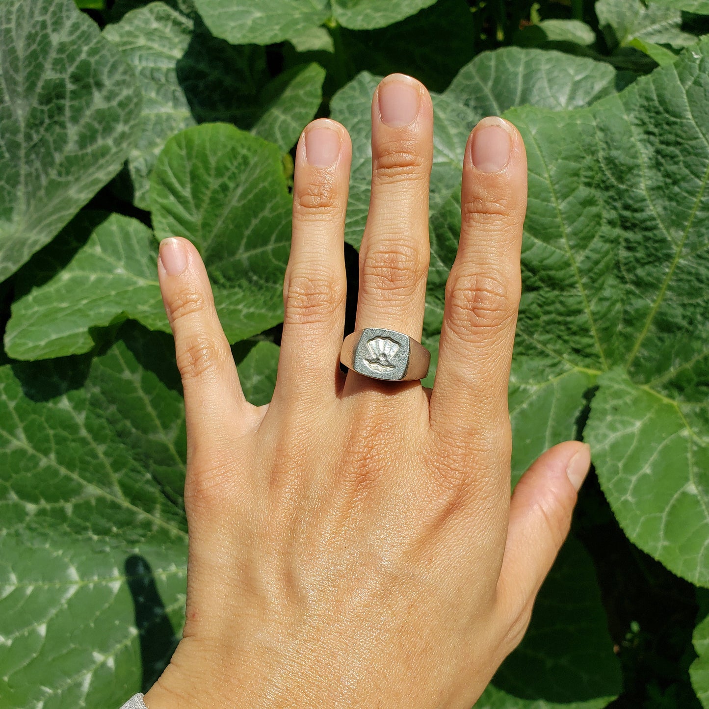 Clam pearl wax seal signet ring