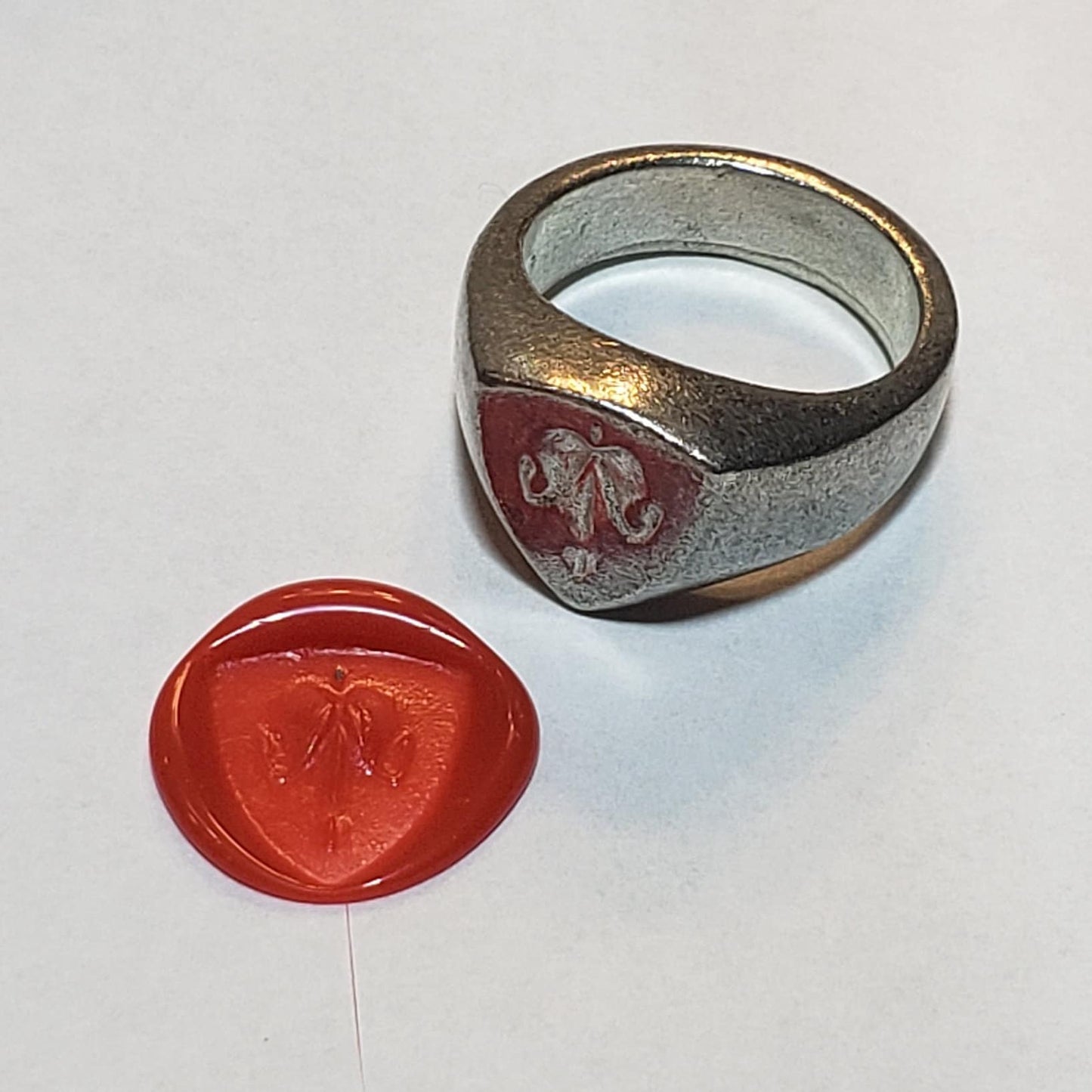 Bleeding heart flower wax seal signet ring