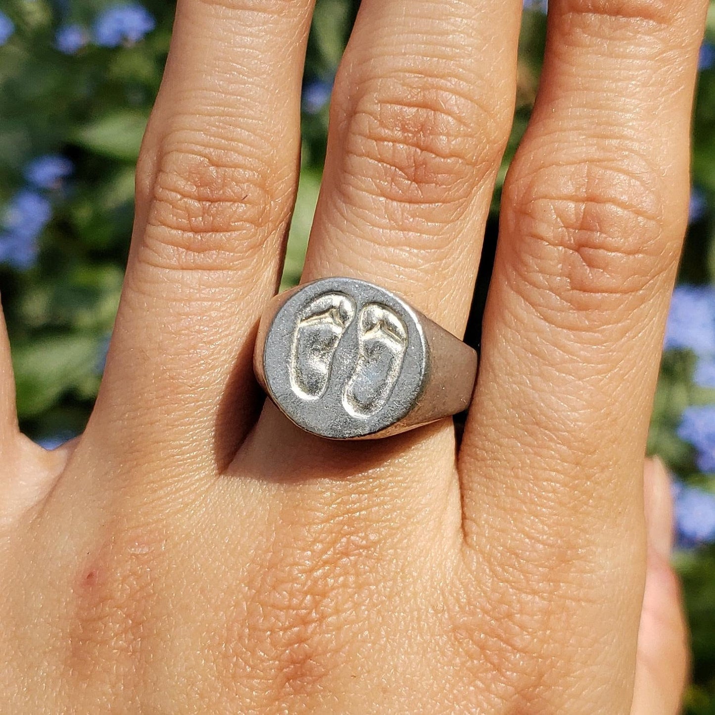 Sandals wax seal signet ring