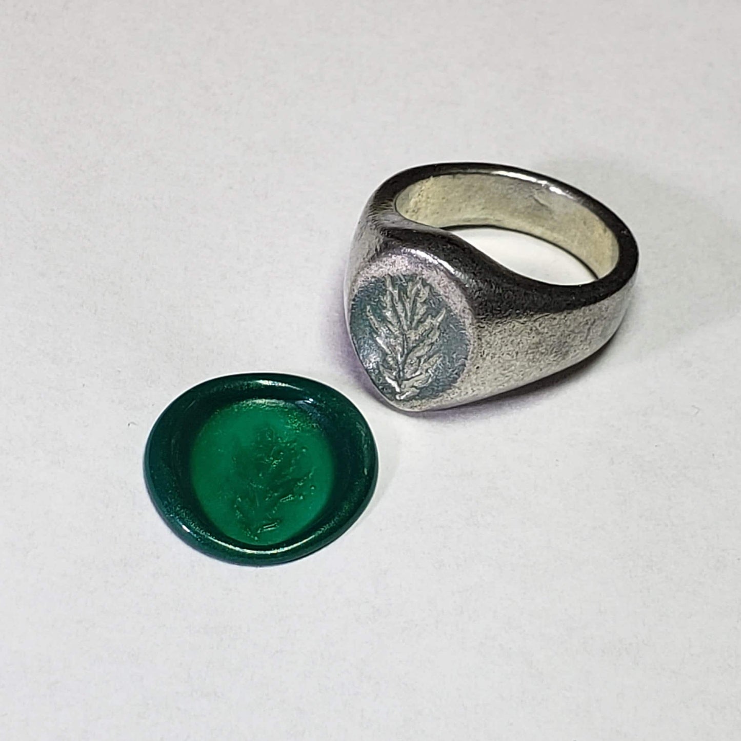 Mugwort leaf wax seal signet ring