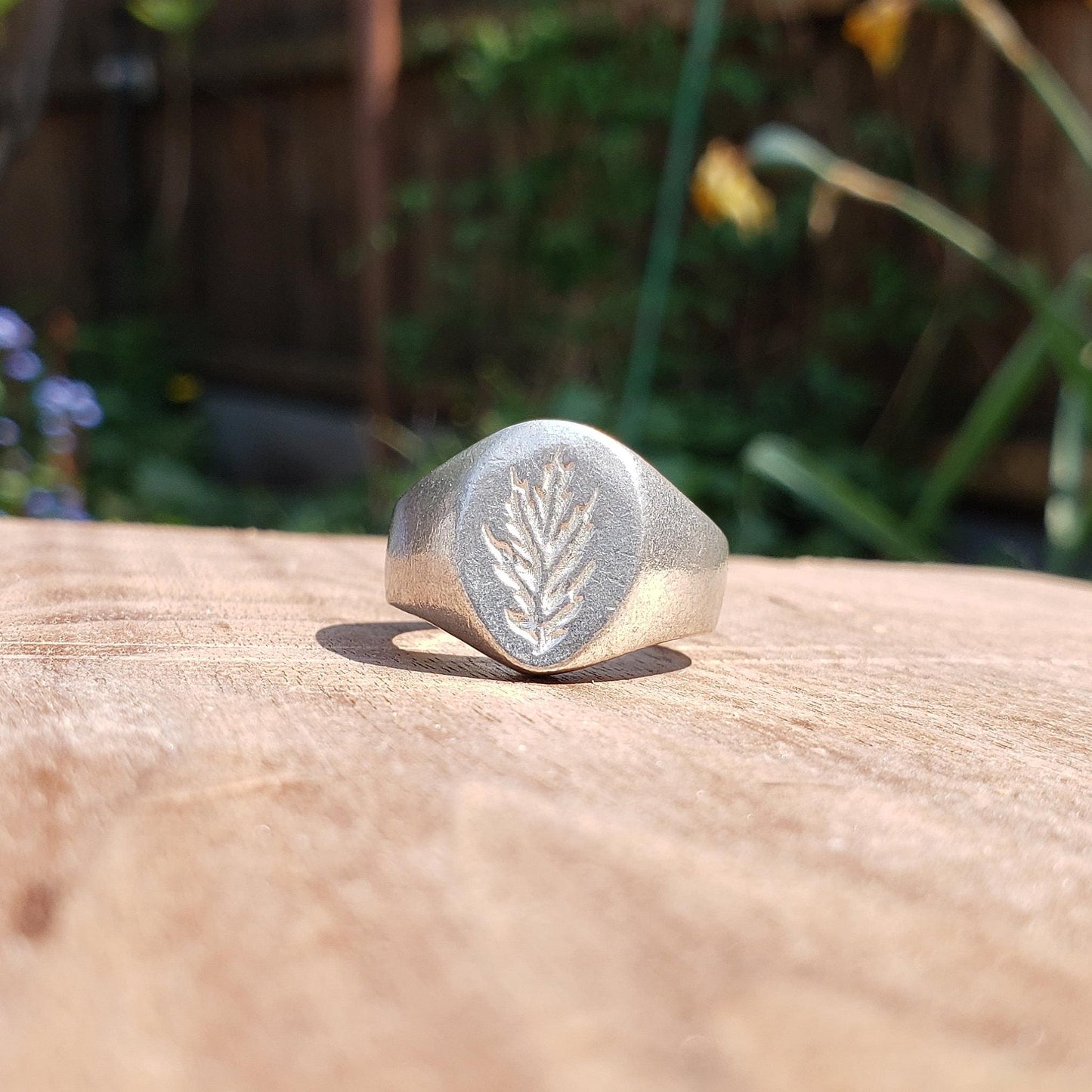 Mugwort leaf wax seal signet ring