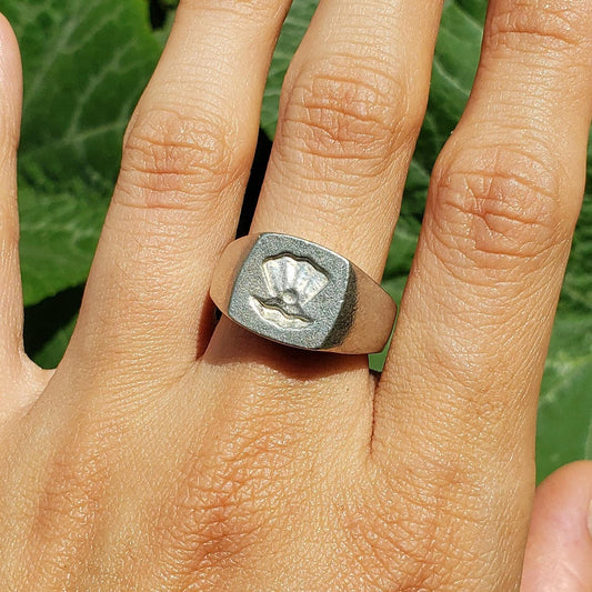 Clam pearl wax seal signet ring