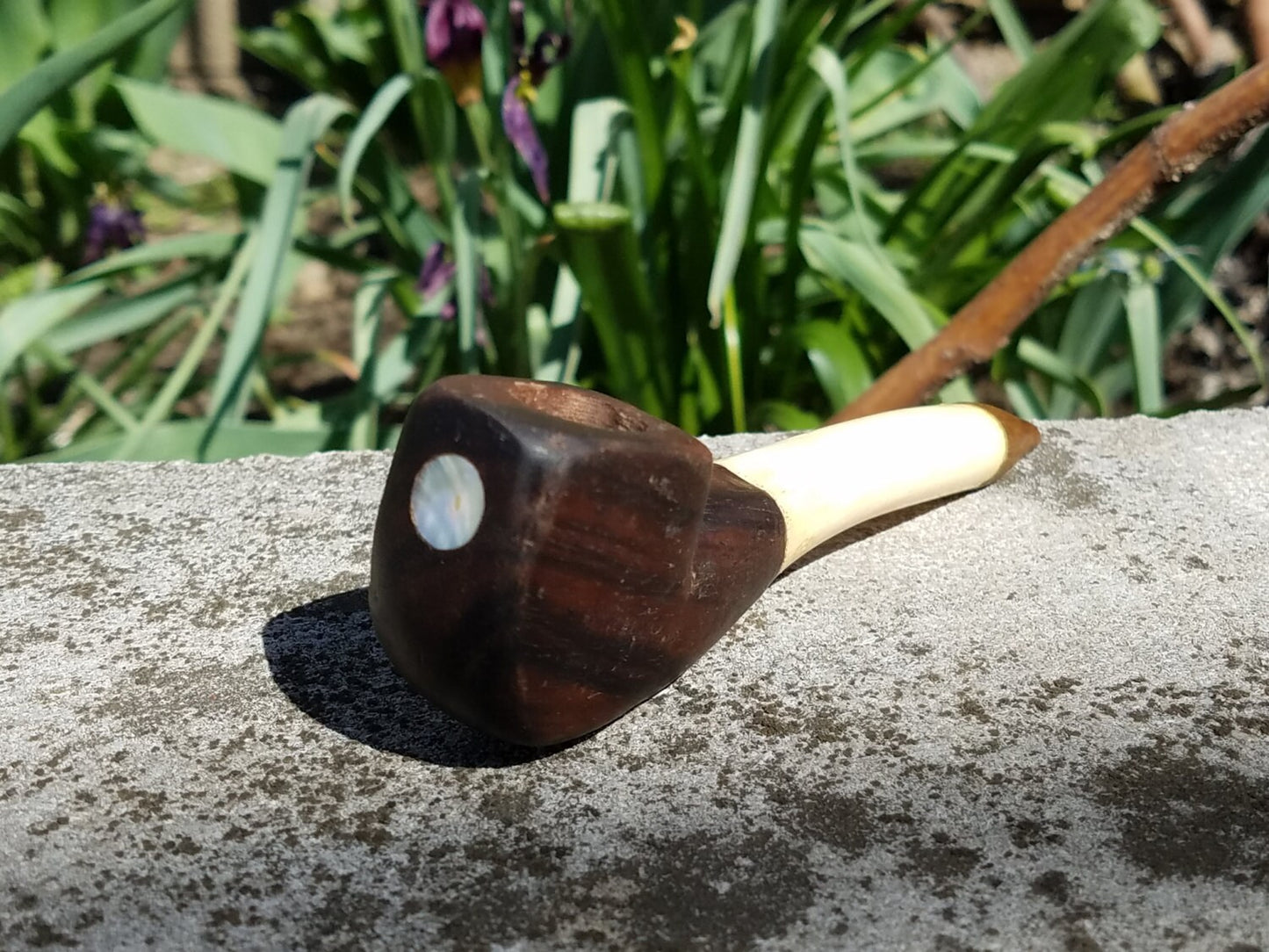 Ebony pearl (pipe)