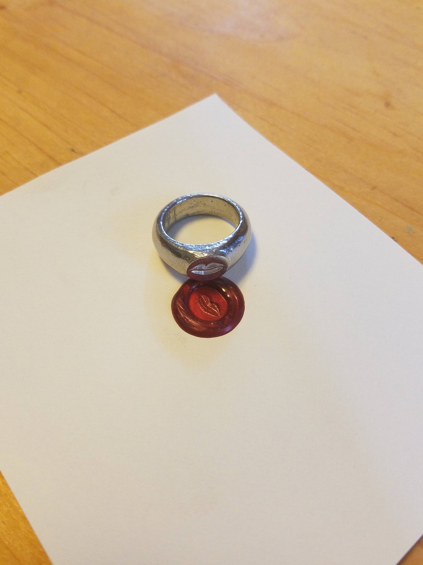 sealed lips wax seal signet ring