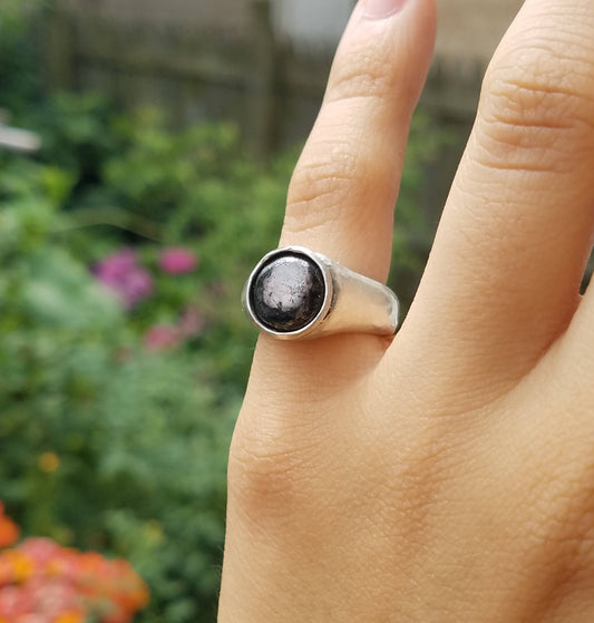 Natural black and white classical silver ring