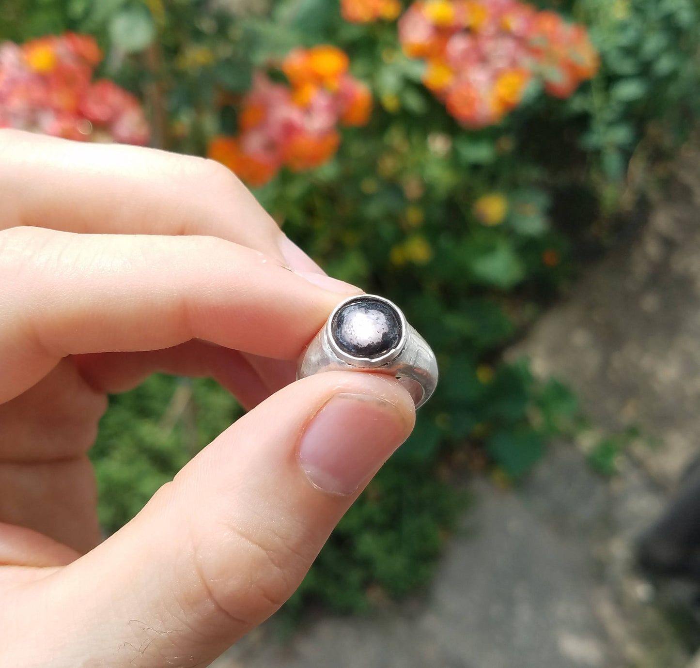 Natural black and white classical silver ring