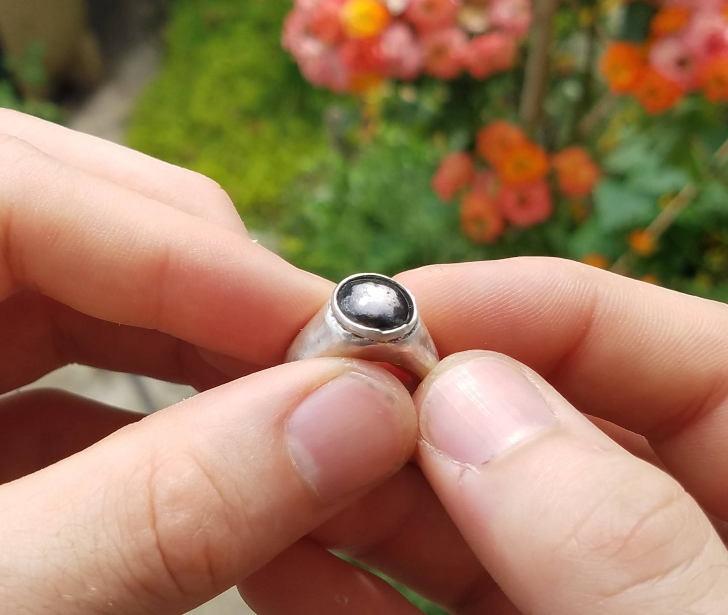 Natural black and white classical silver ring