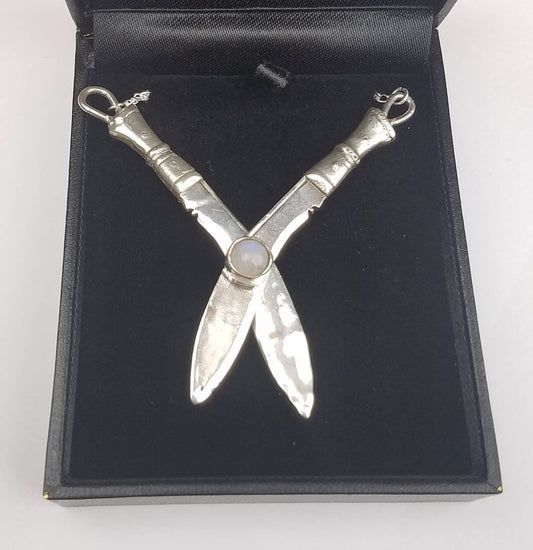 Crossed Khukri pendant