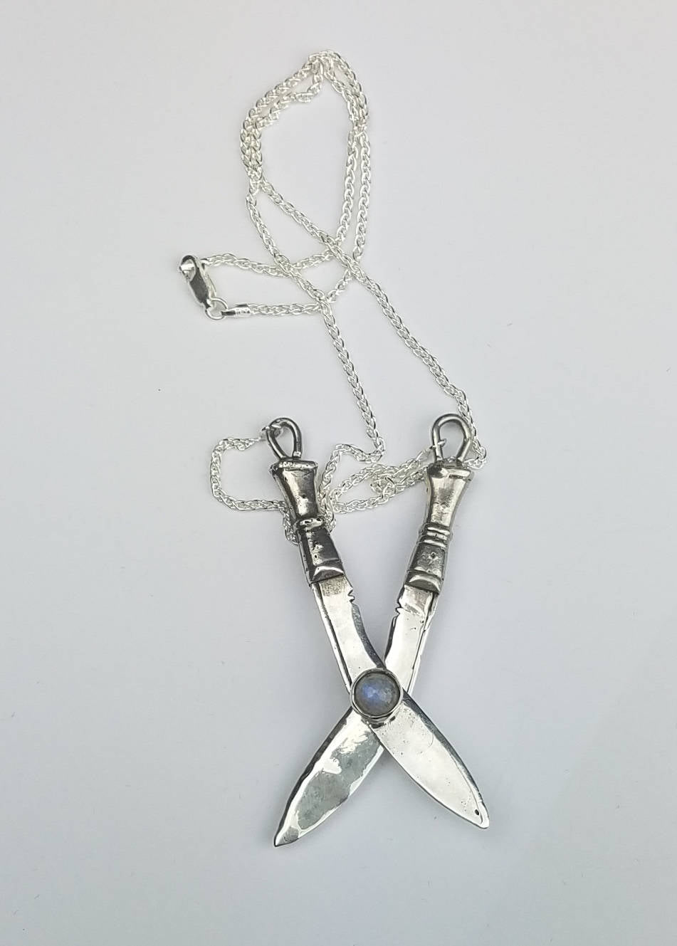 Crossed Khukri pendant