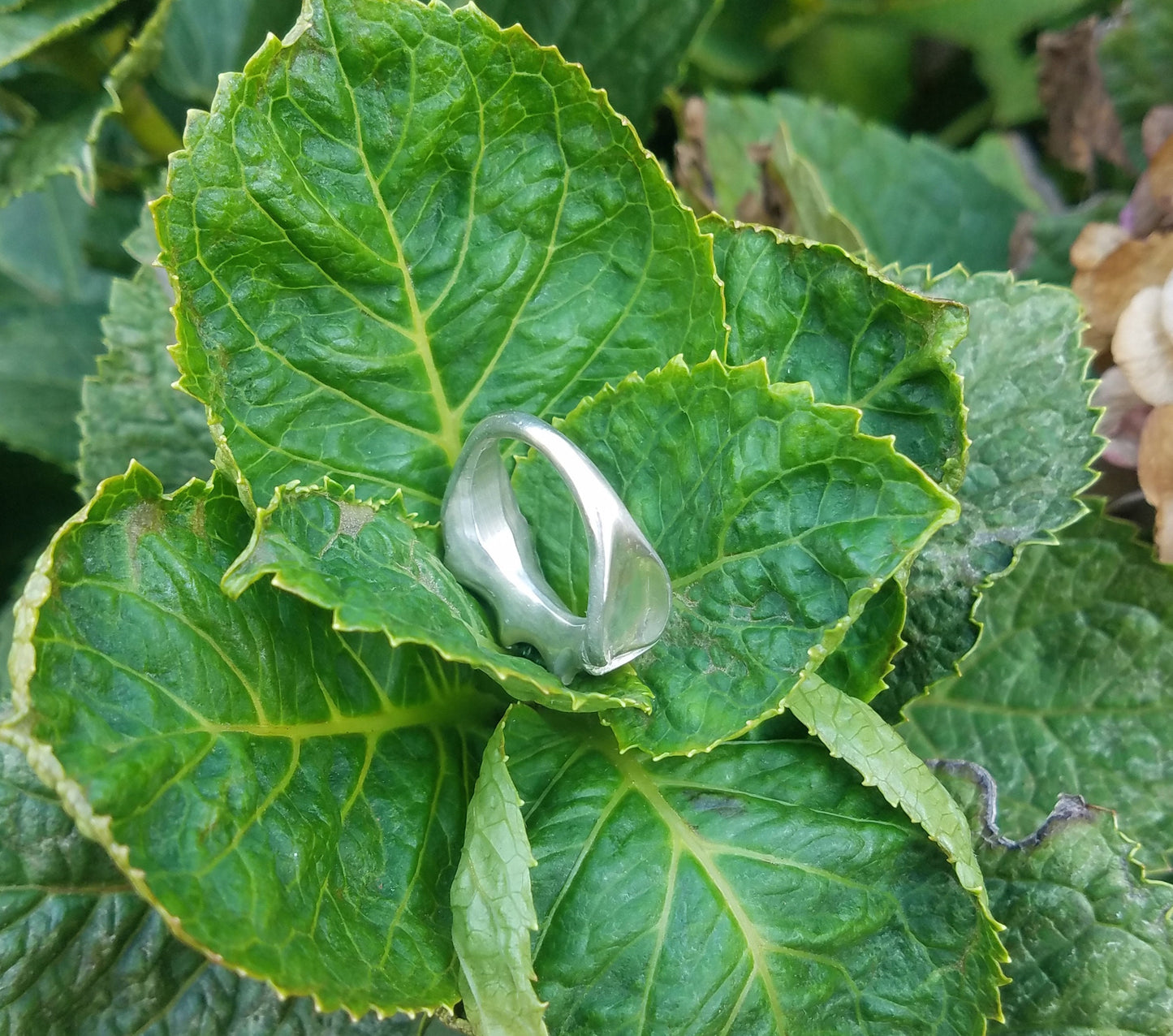 Floral green tourmaline ring