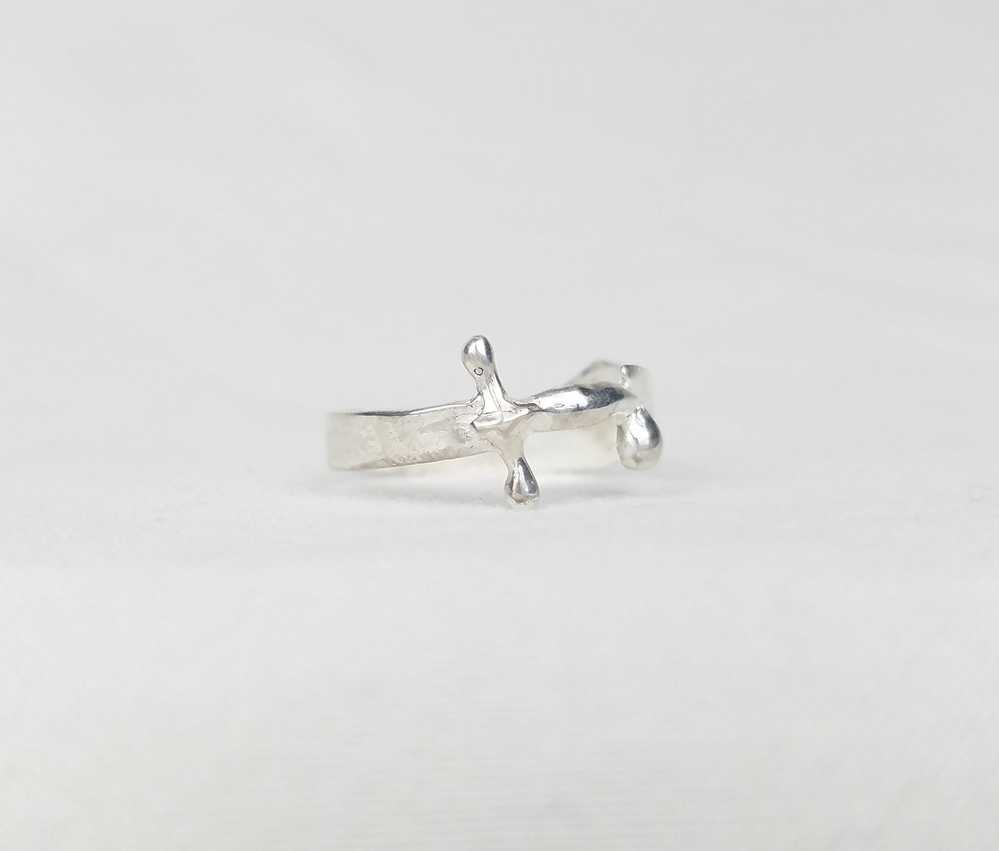 scimitar bent sword ring