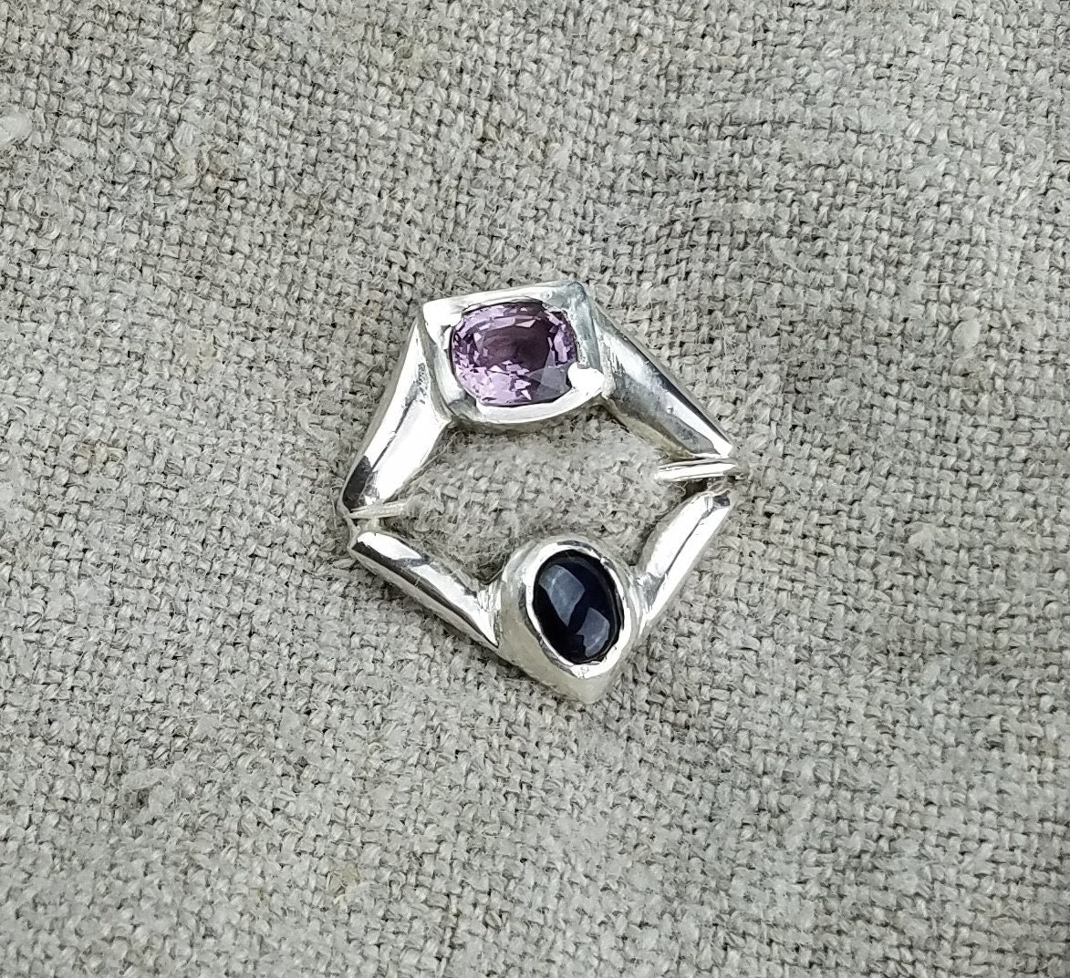 Purple and pink spinel ring brooch