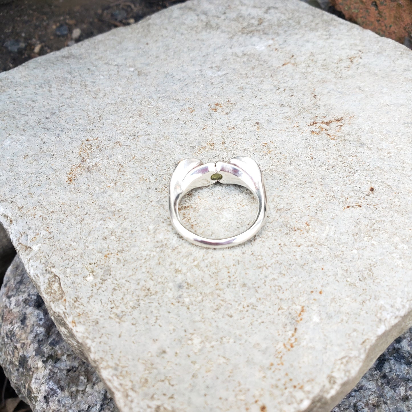 Reverse intaglio Skull green mali garnet ring