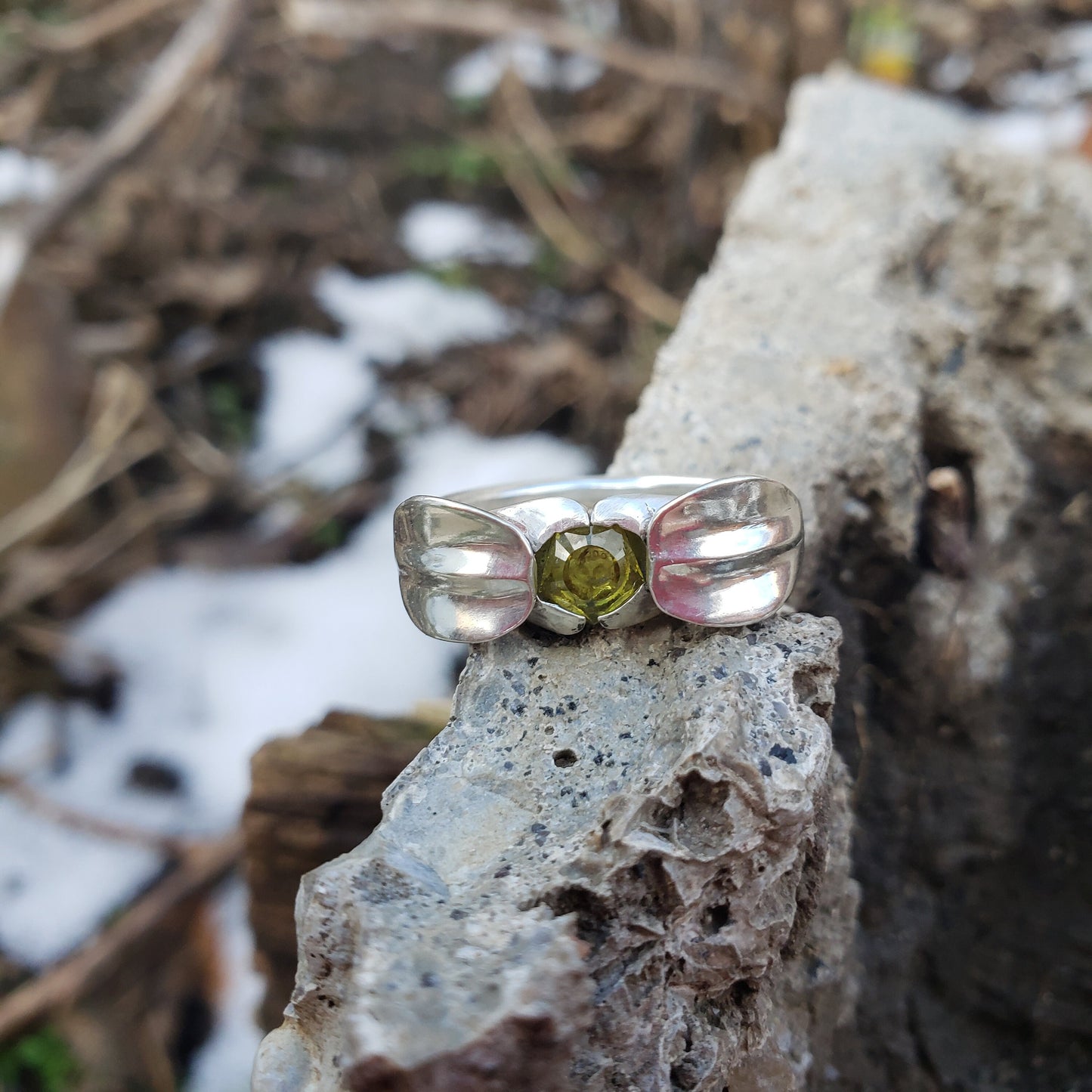 Reverse intaglio Skull green mali garnet ring