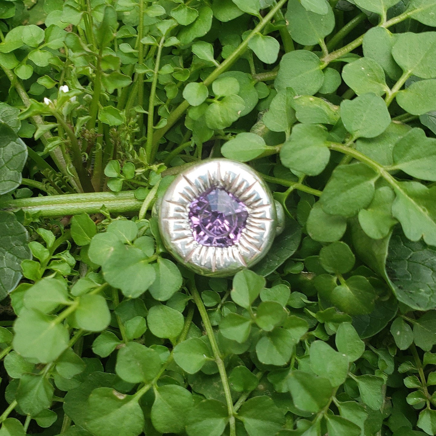 Amethyst pentagonal burst ring