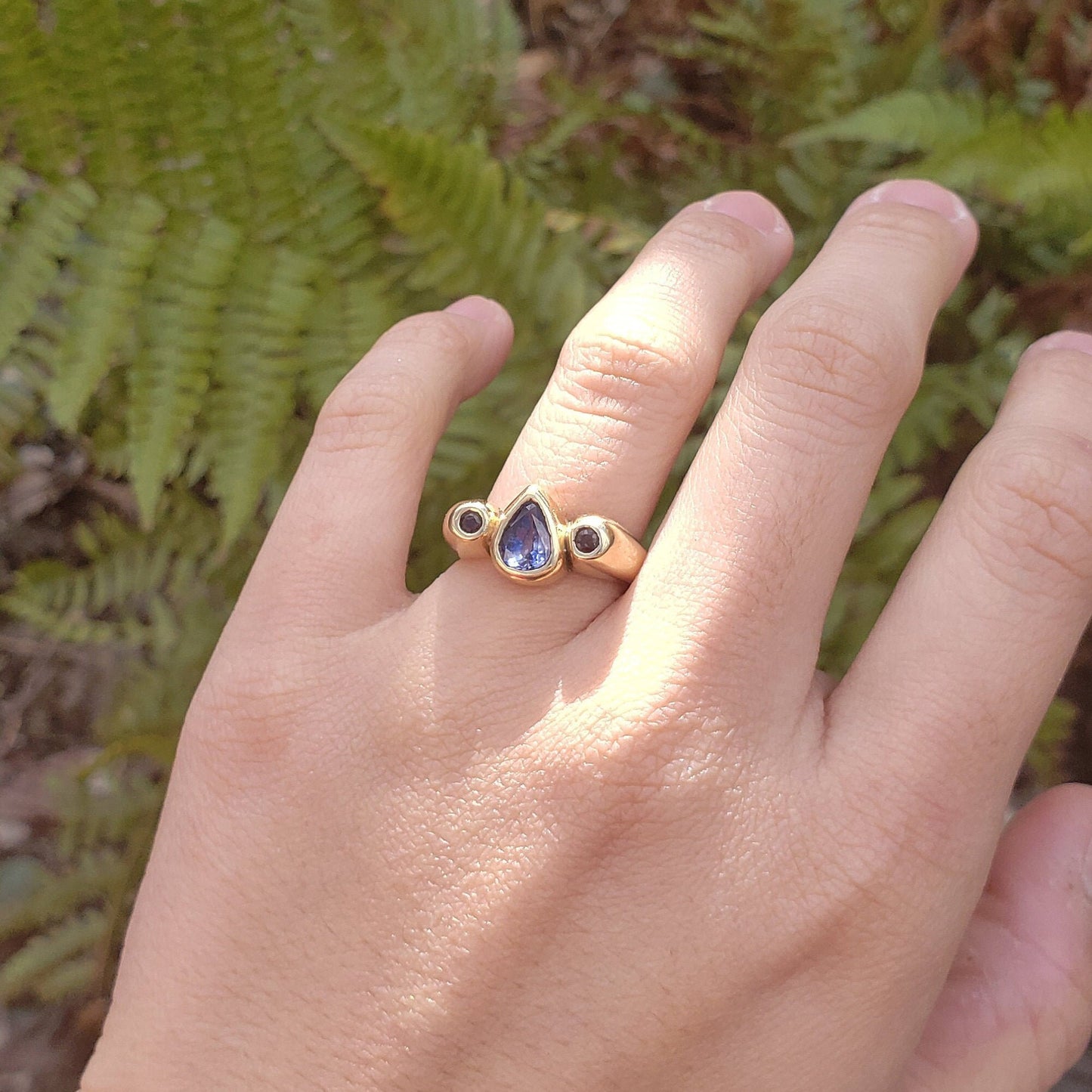 Pear cut sapphire and ruby 18k gold 3 stone ring