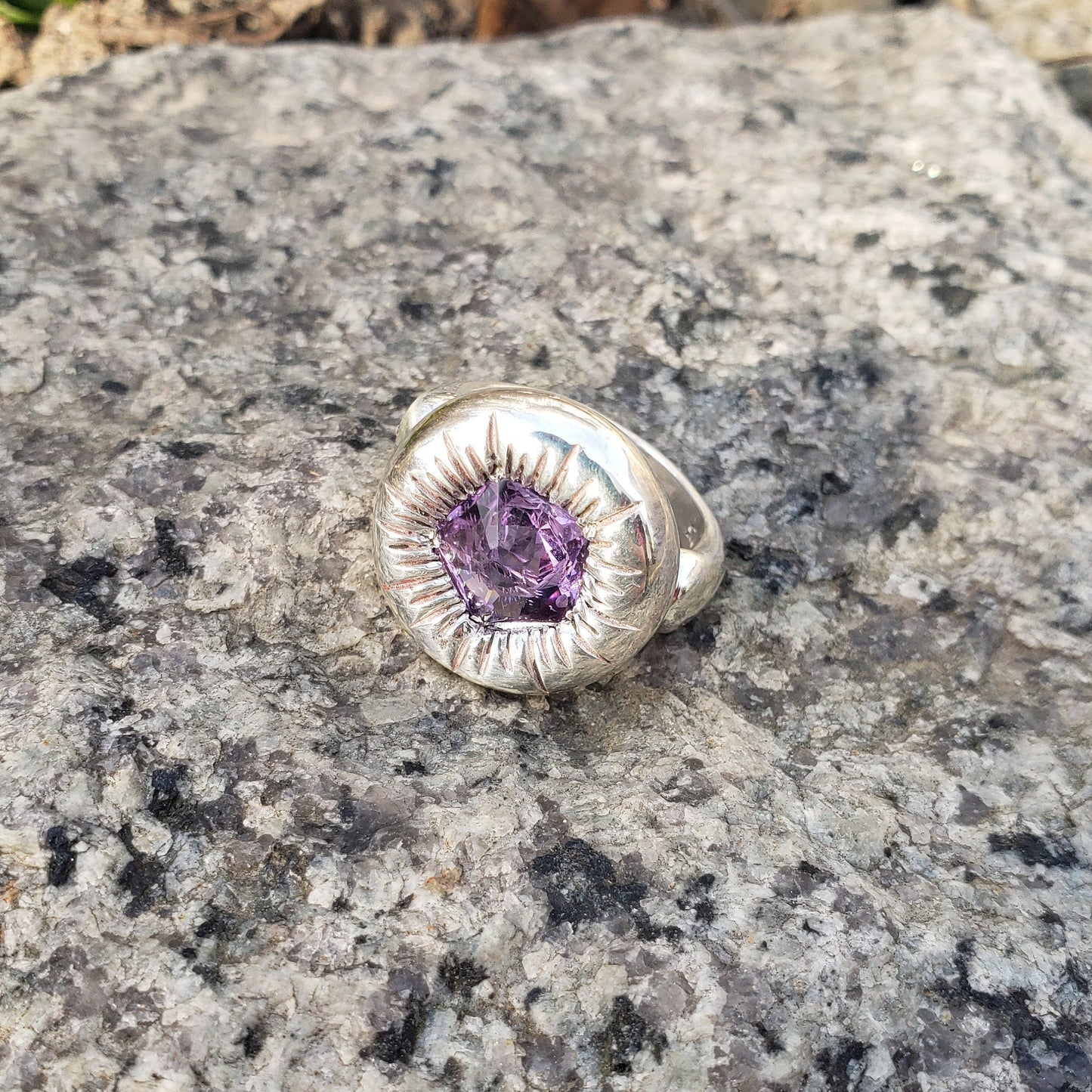 Amethyst pentagonal burst ring