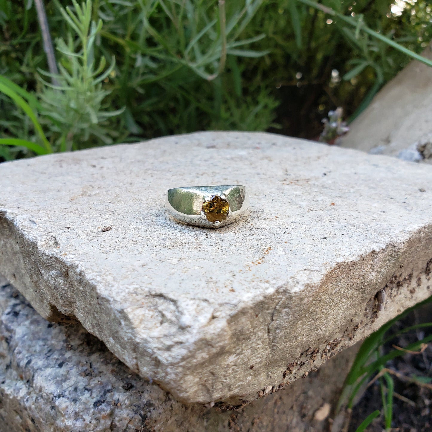 Pentagonal honey yellow mali garnet ring