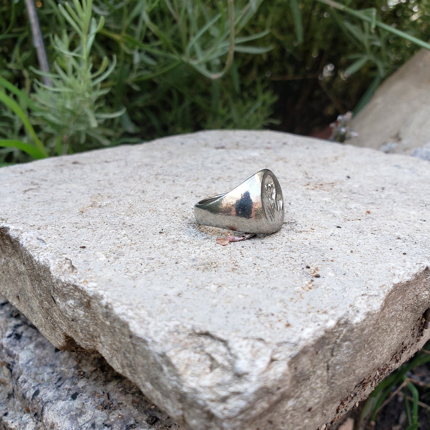 Phantom wax seal signet ring