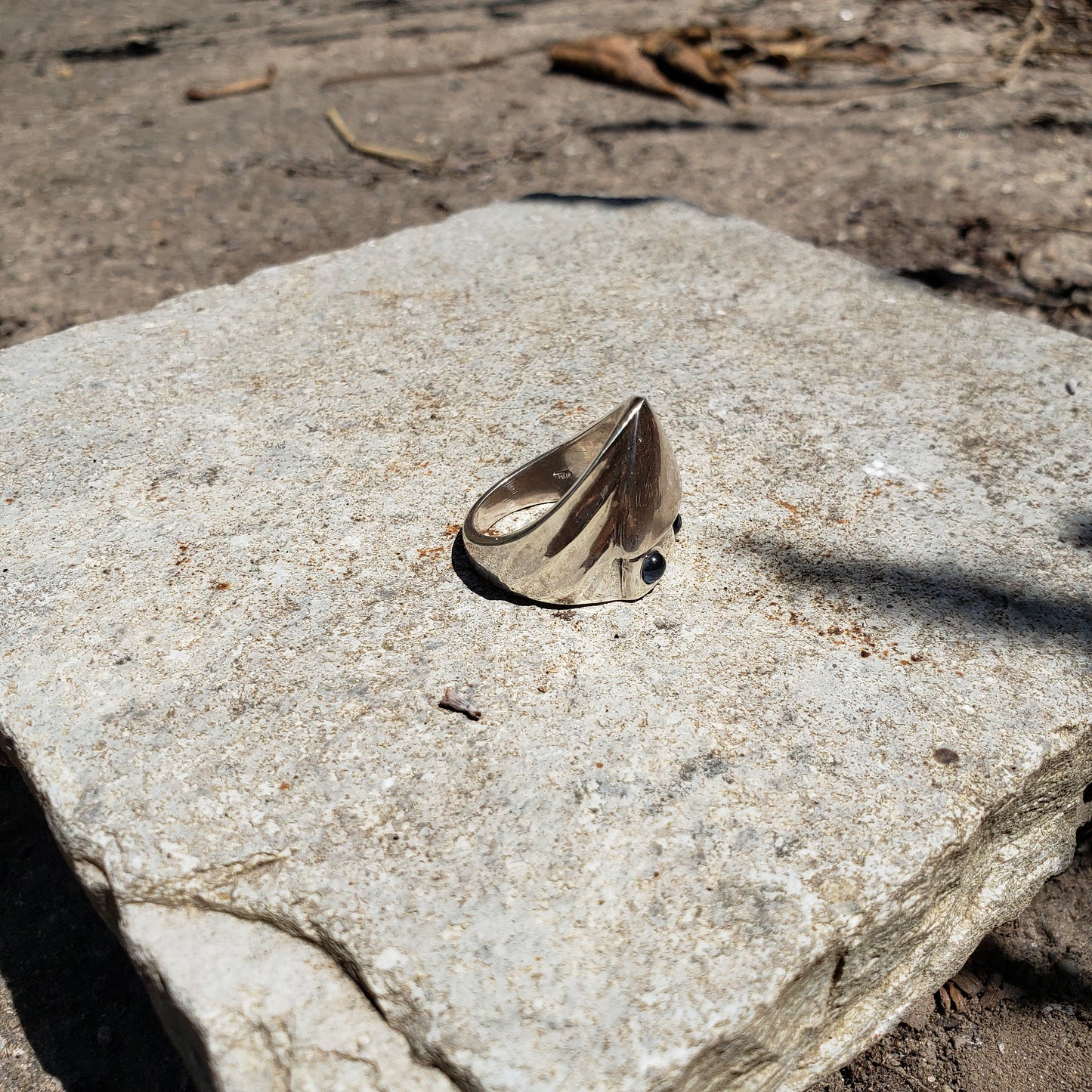 Sapphire eyed cuttlefish head ring