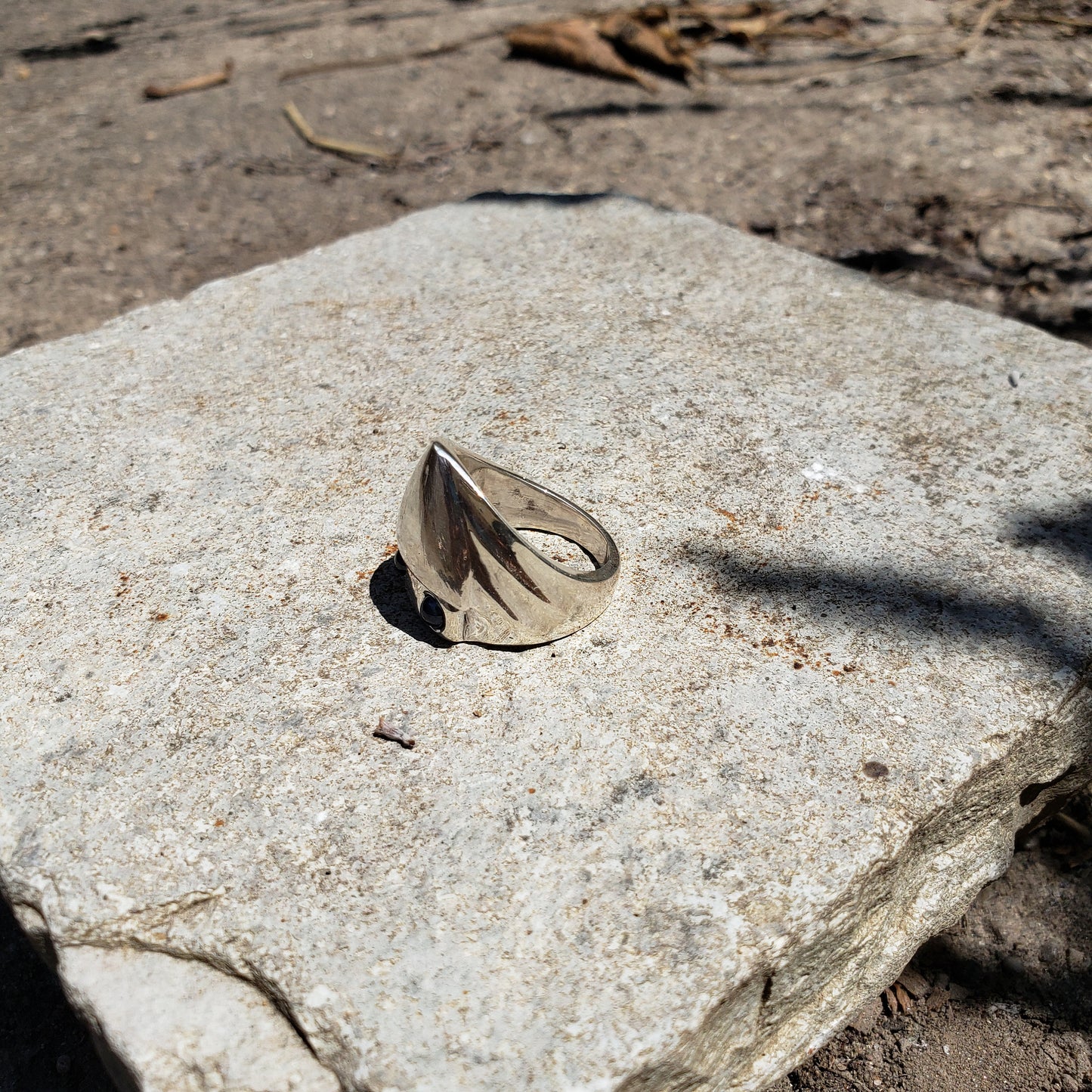 Sapphire eyed cuttlefish head ring