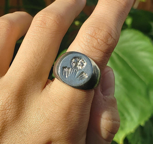 Phantom wax seal signet ring