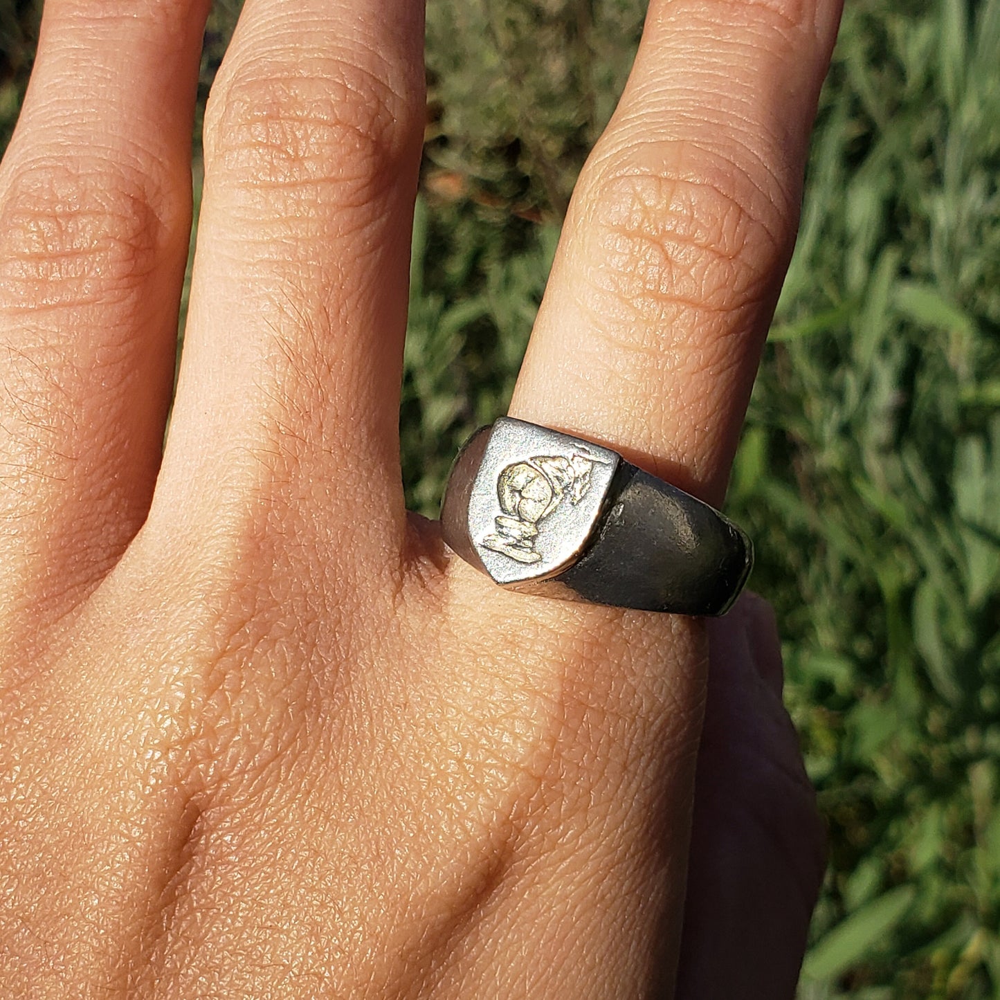 Mooning wax seal signet ring