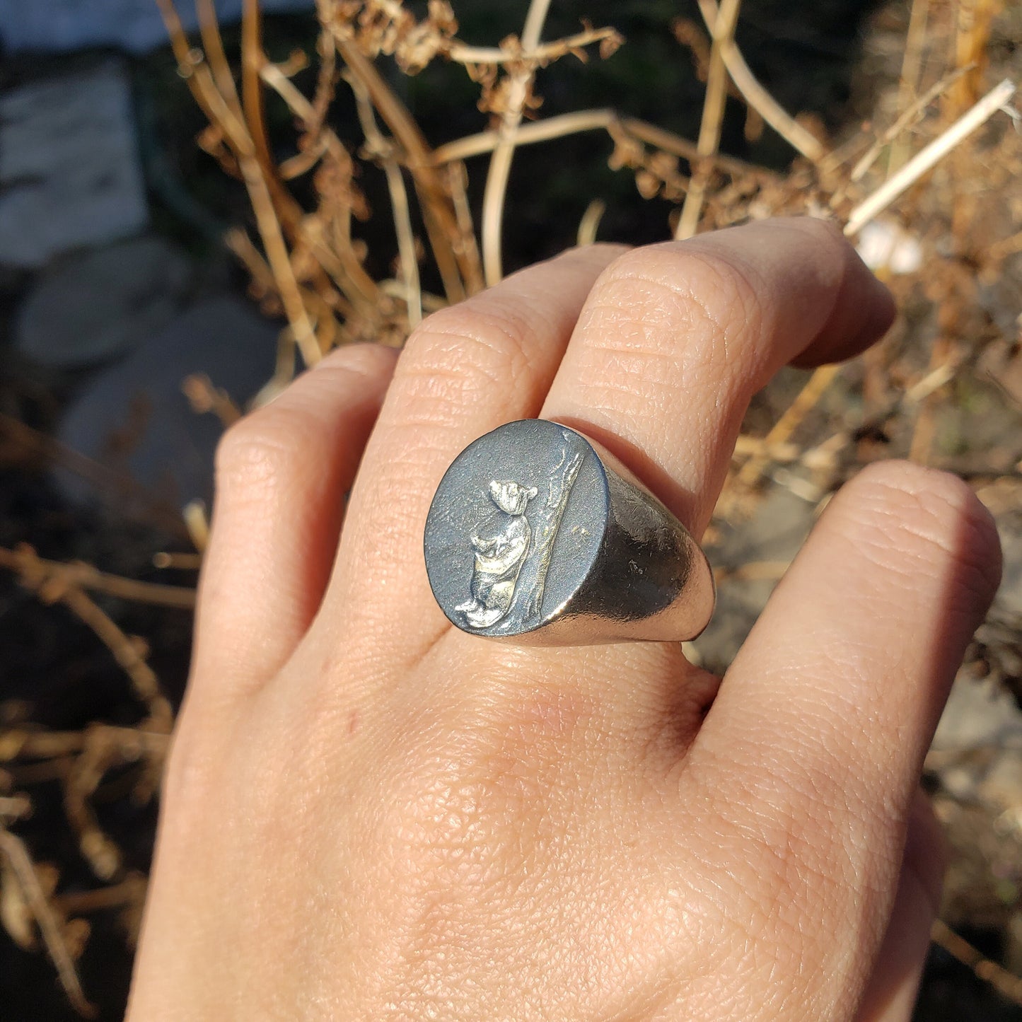 Bear back scratch wax seal signet ring