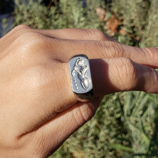 Wet hair wax seal signet ring