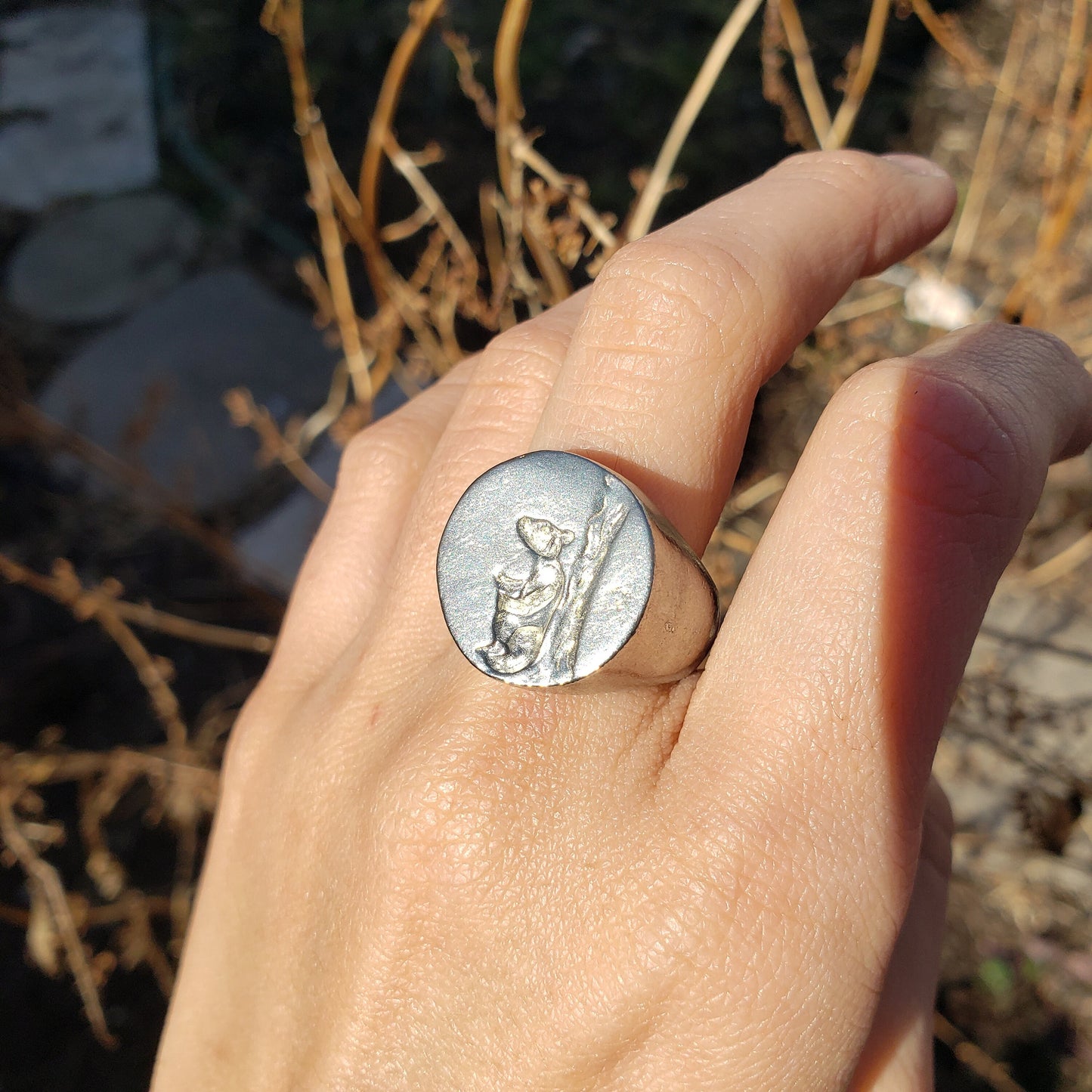 Bear back scratch wax seal signet ring