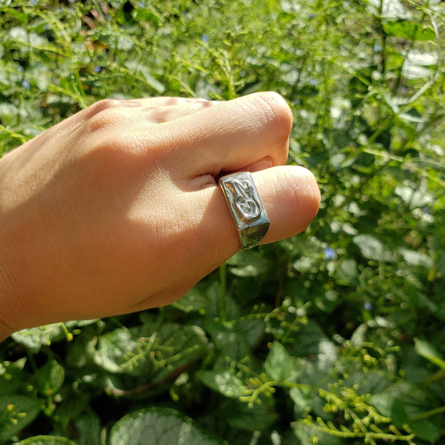 Crocodile shadow puppet wax seal signet ring