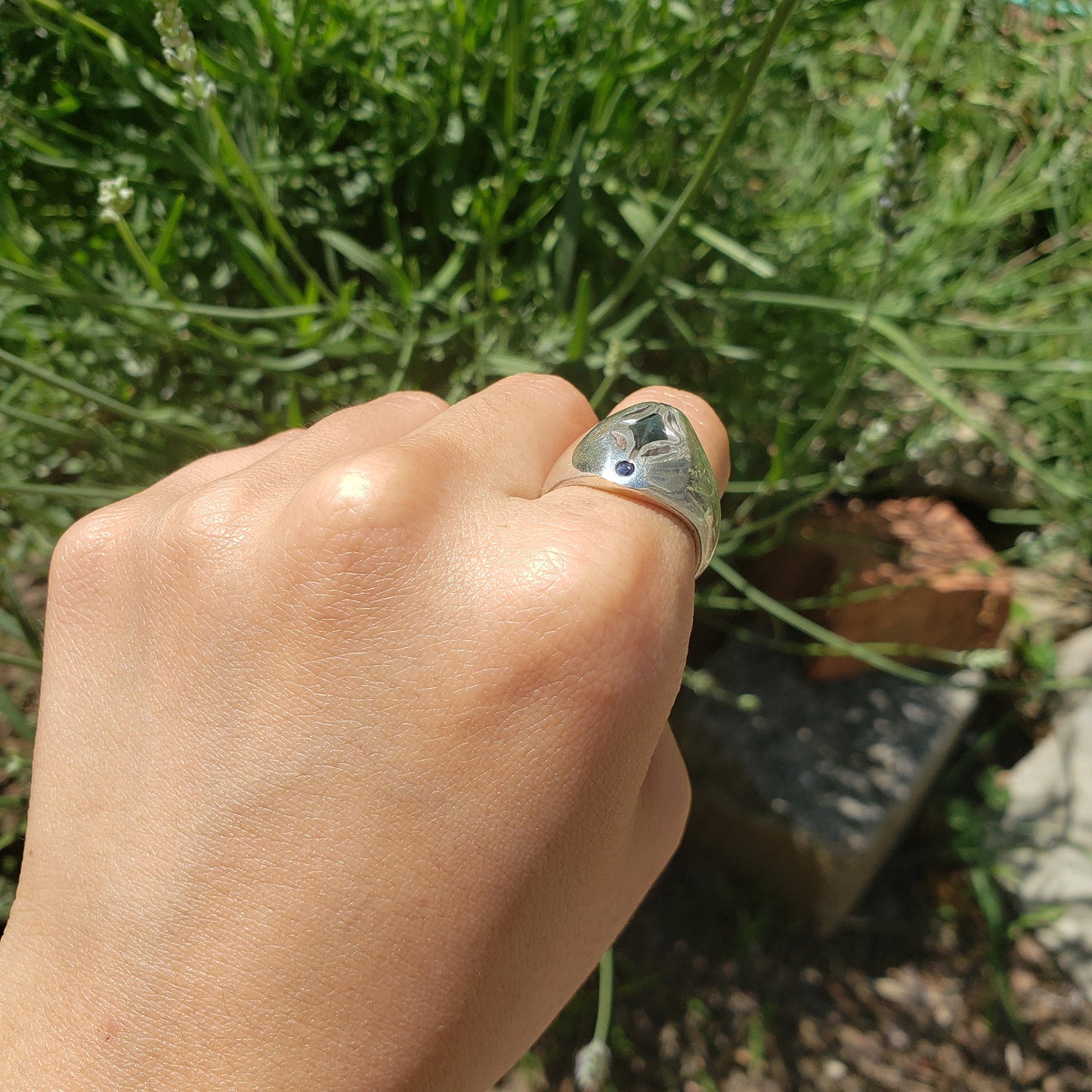 three stone sapphire ring