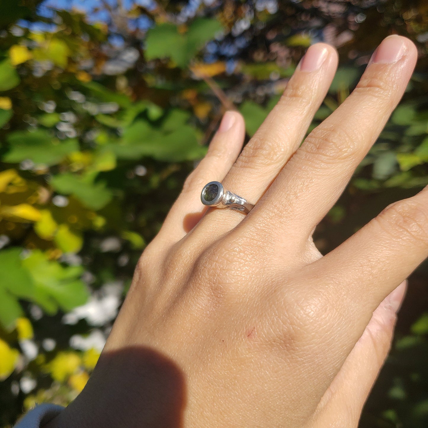 Green sapphire sterling silver vase ring