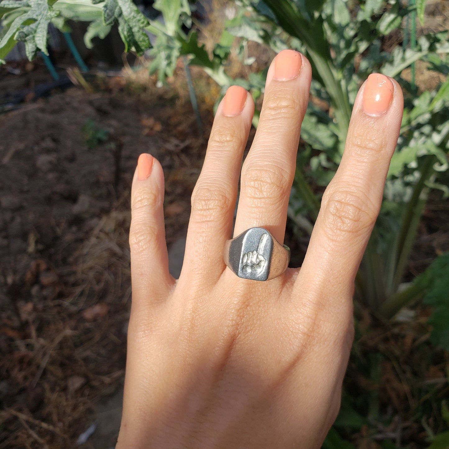 Pointing wax seal signet ring