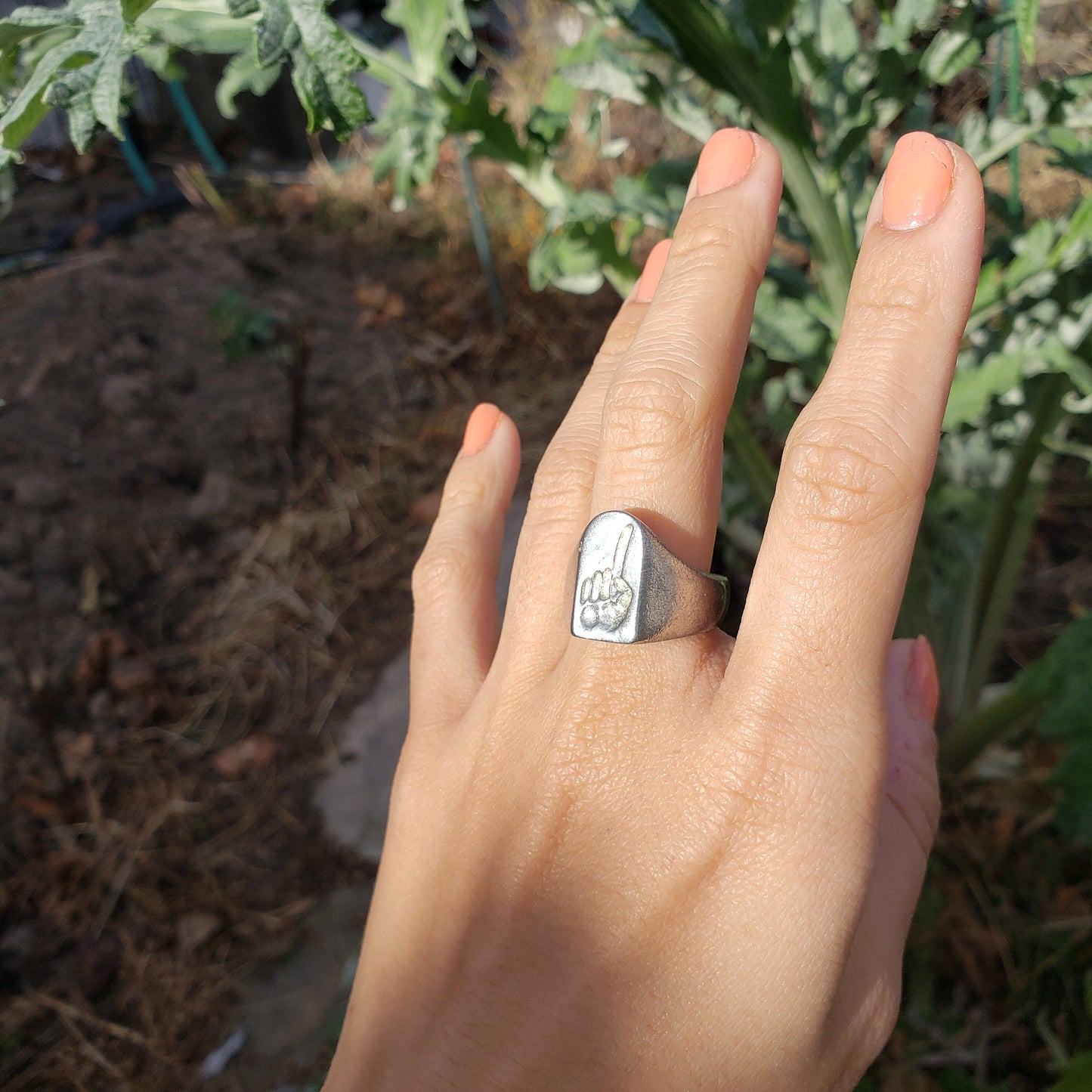 Pointing wax seal signet ring