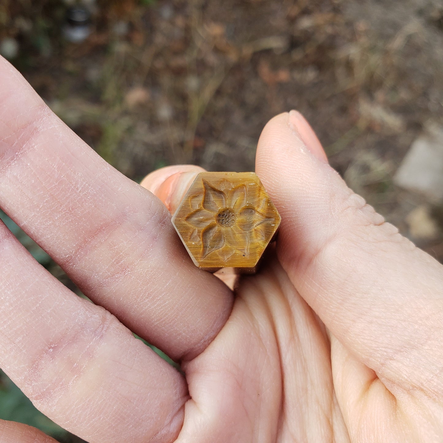 Tigers eye tower flower sealing stamp