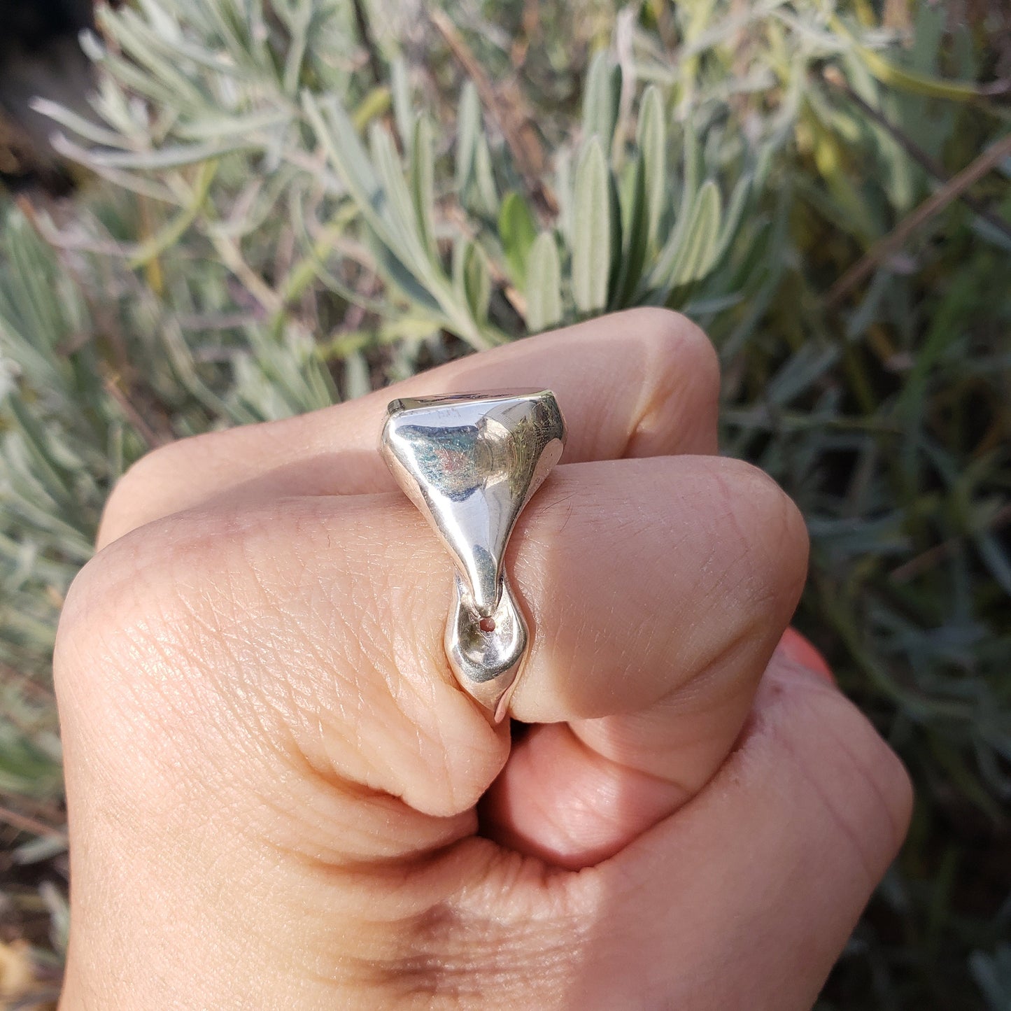 Jilling chalcedony signet ring