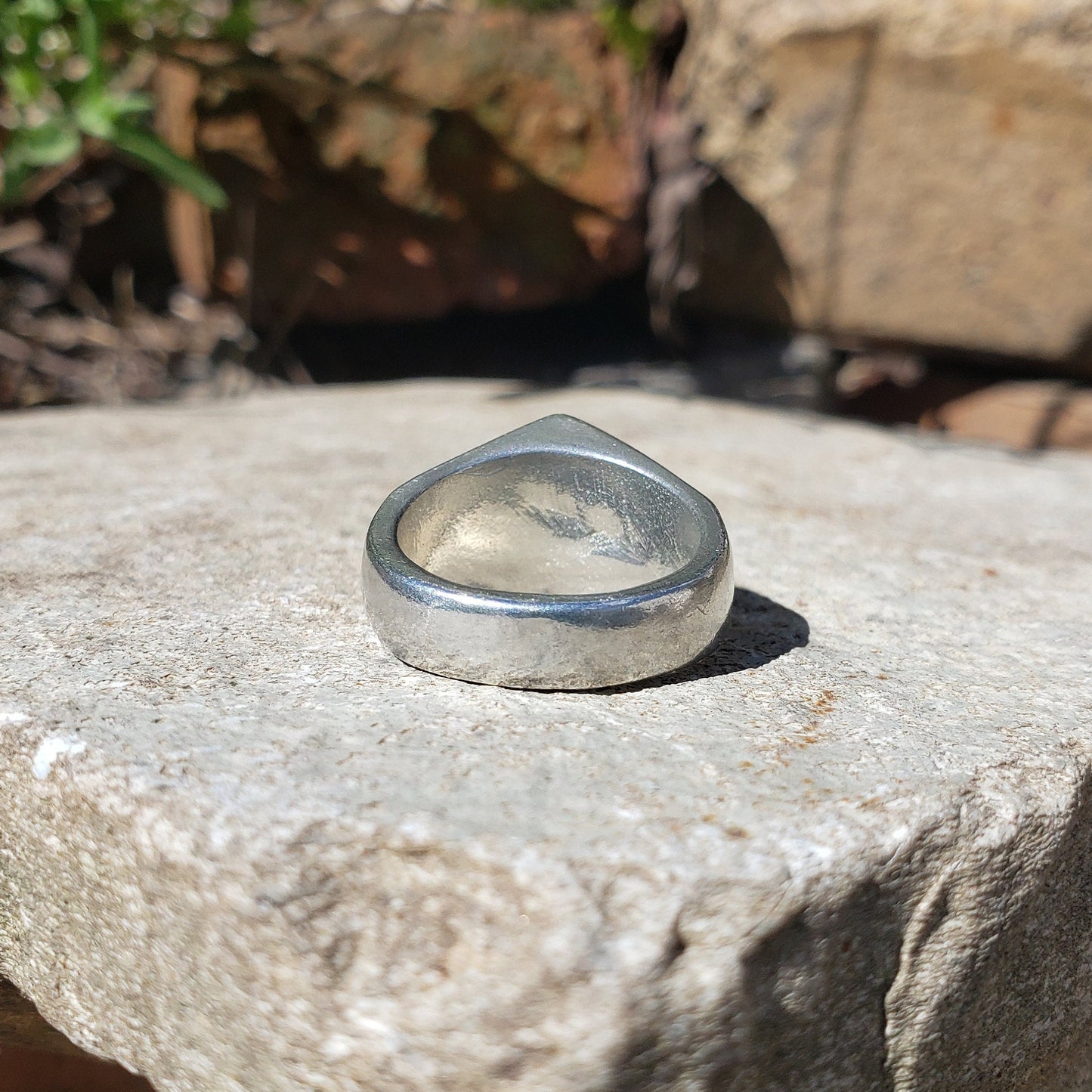 Back bend wax seal signet ring