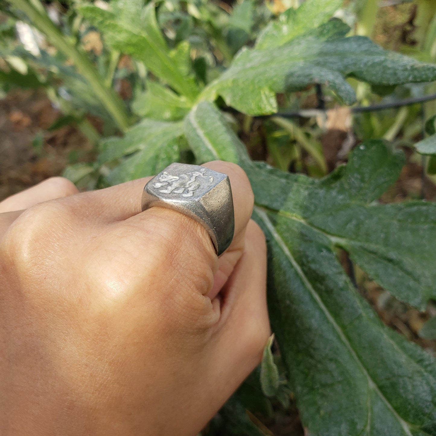 Riding bear back wax seal signet ring