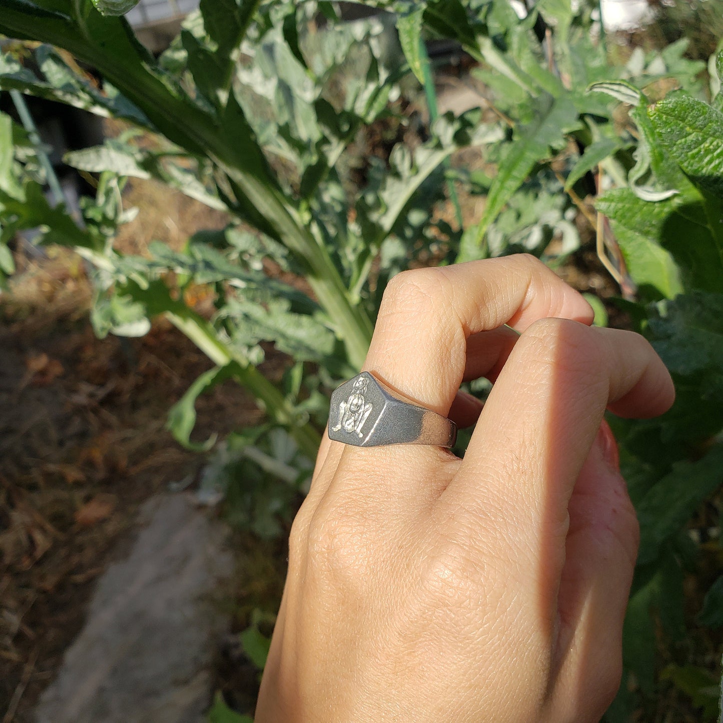 Cunnilingus wax seal signet ring