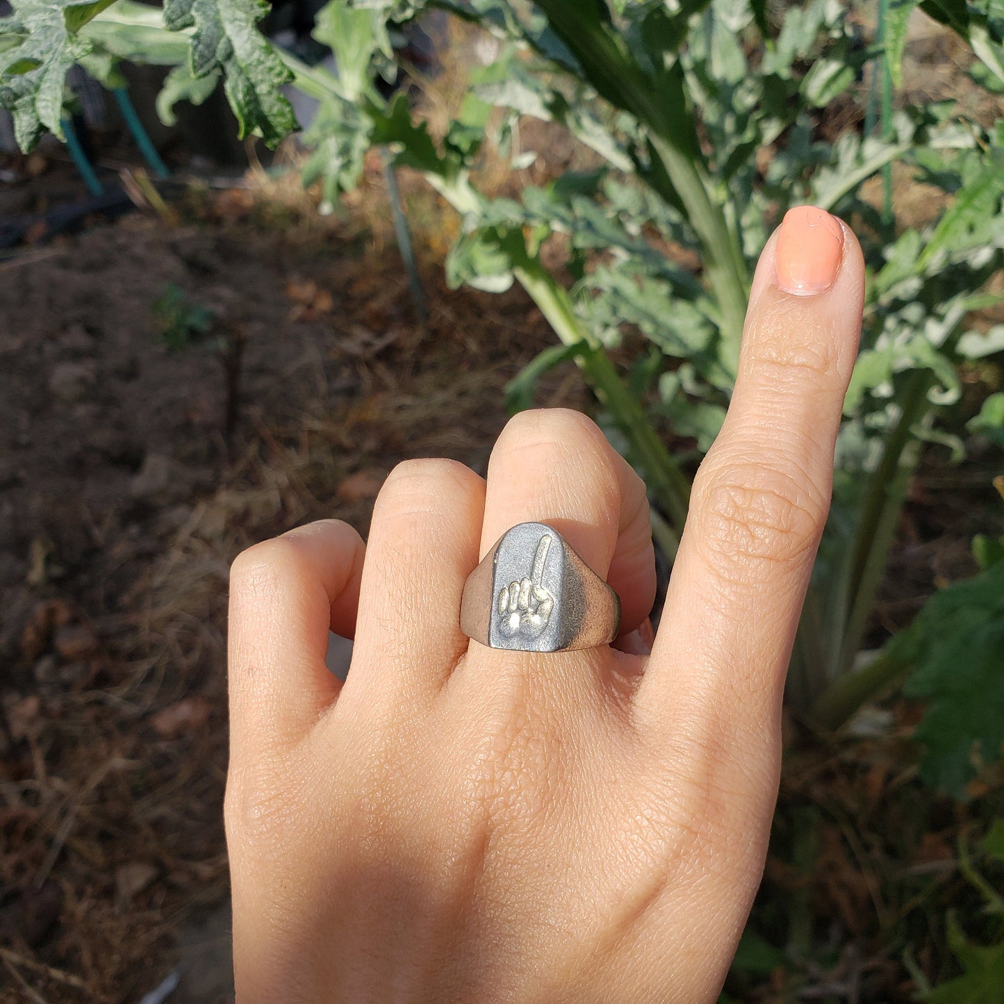 Pointing wax seal signet ring