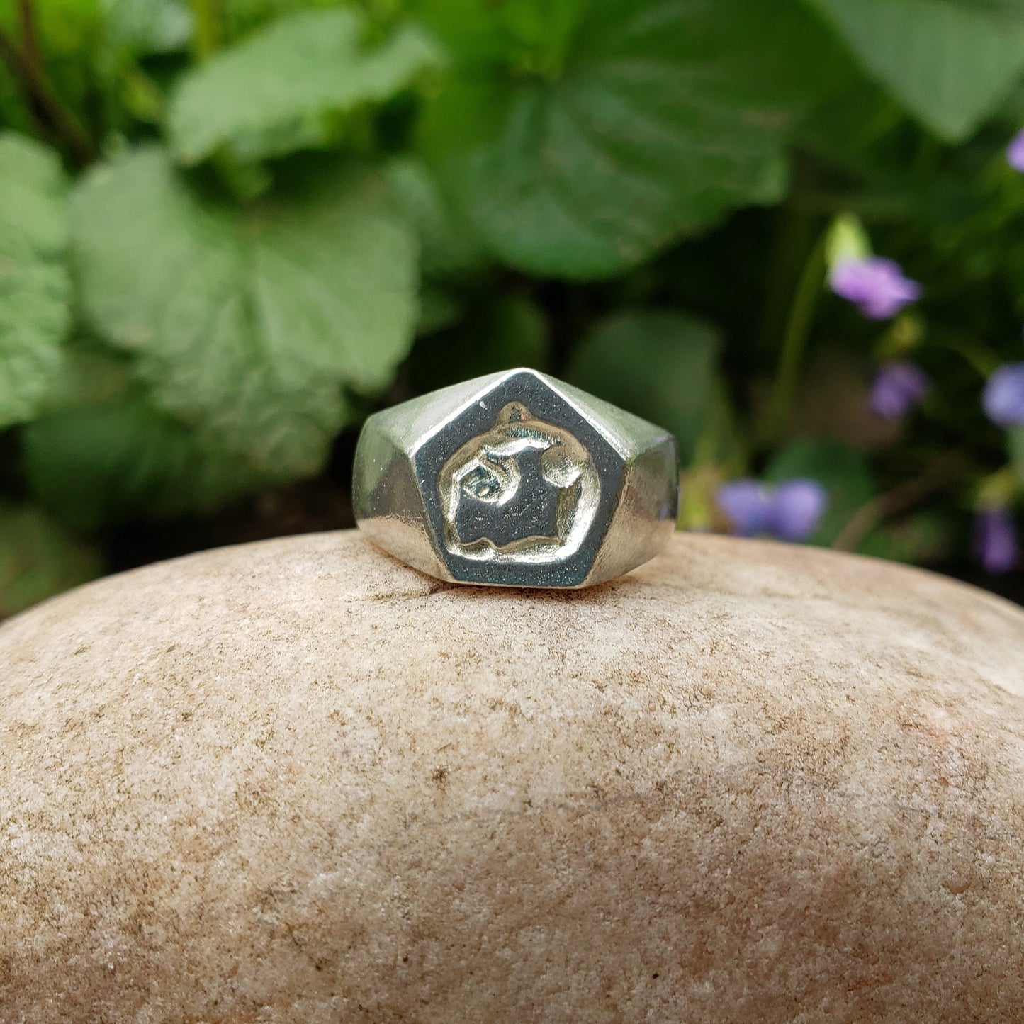 Back bend wax seal signet ring