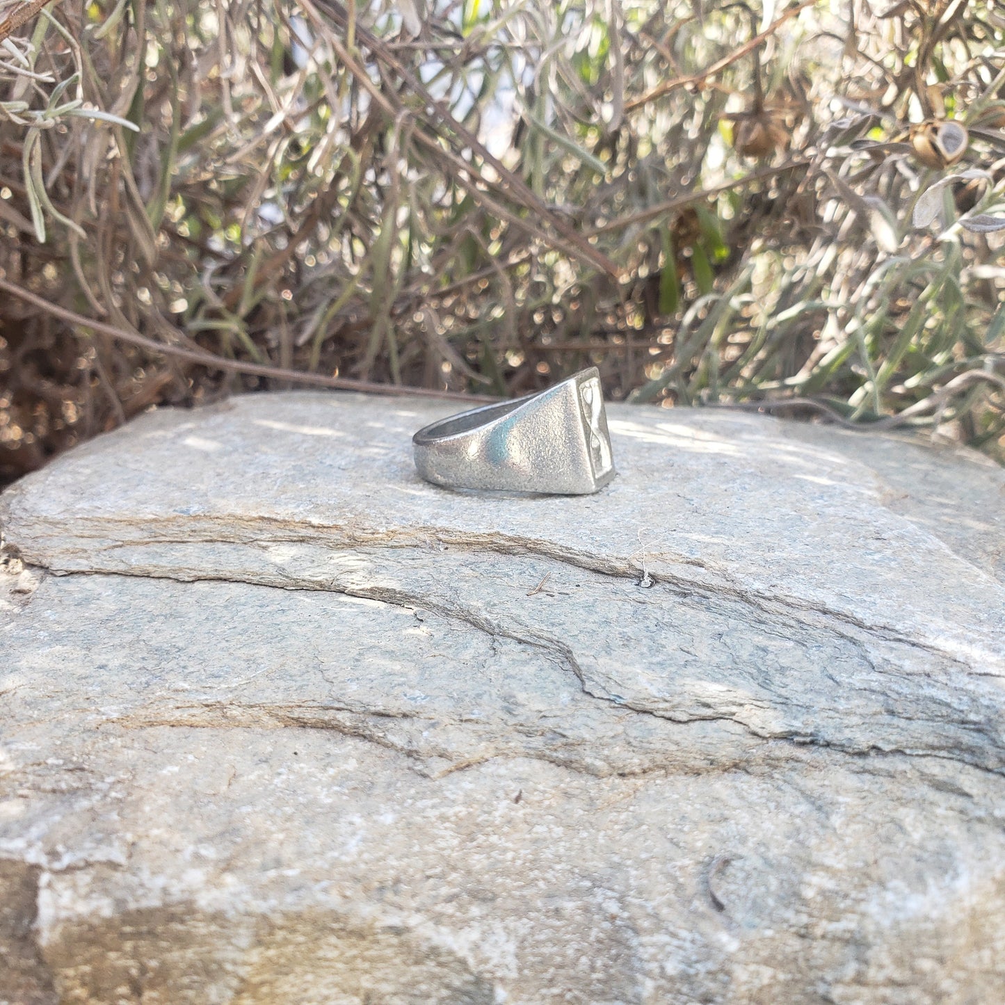 Hourglass wax seal signet ring