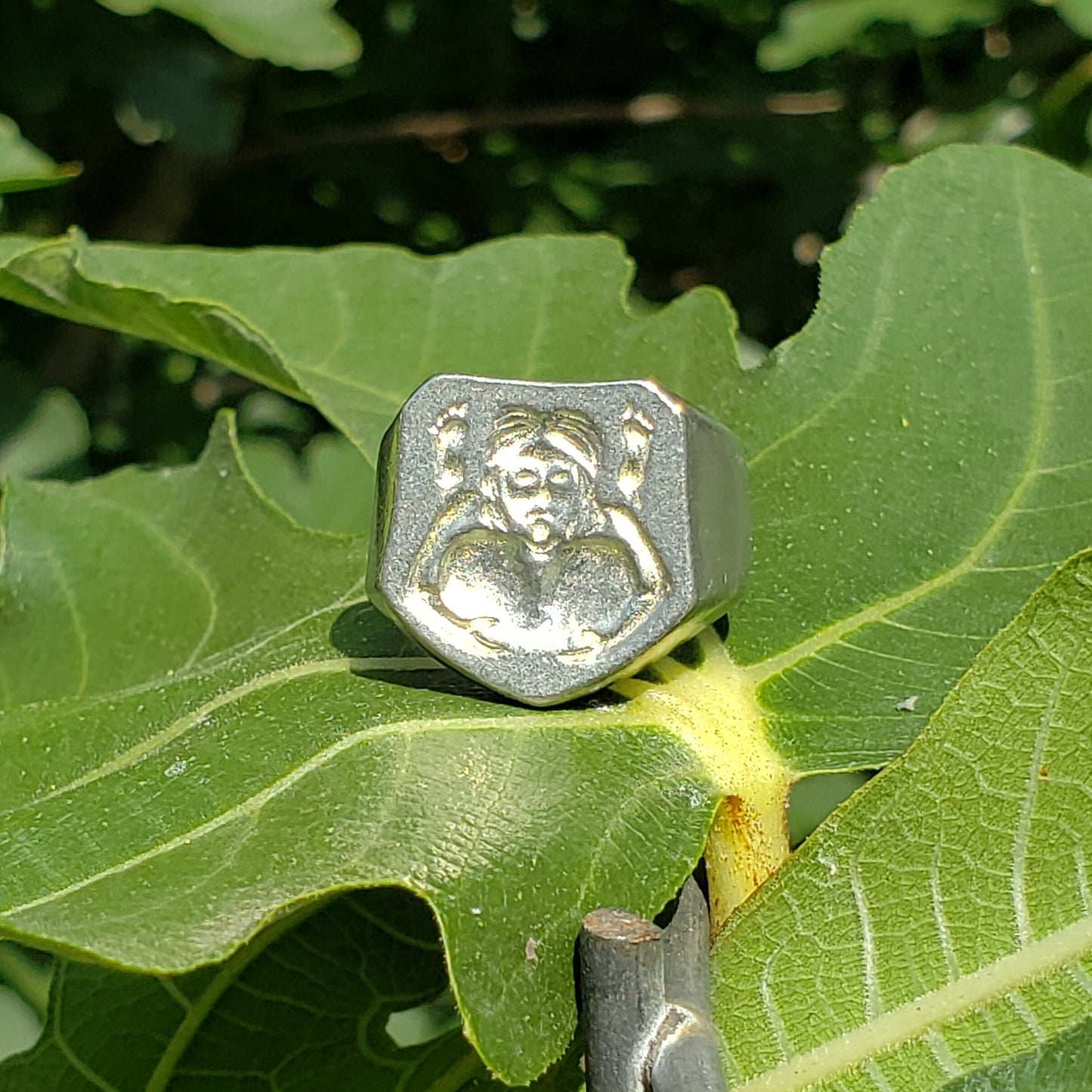 autocunnilingus wax seal signet ring