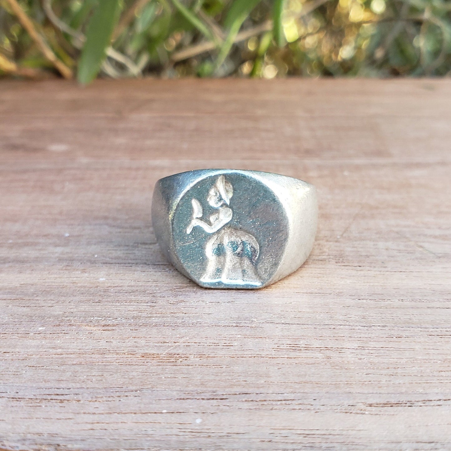 Big butt Victorian wax seal signet ring