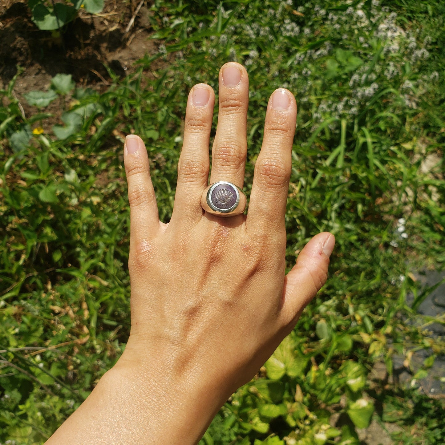 sapphire leaf signet ring