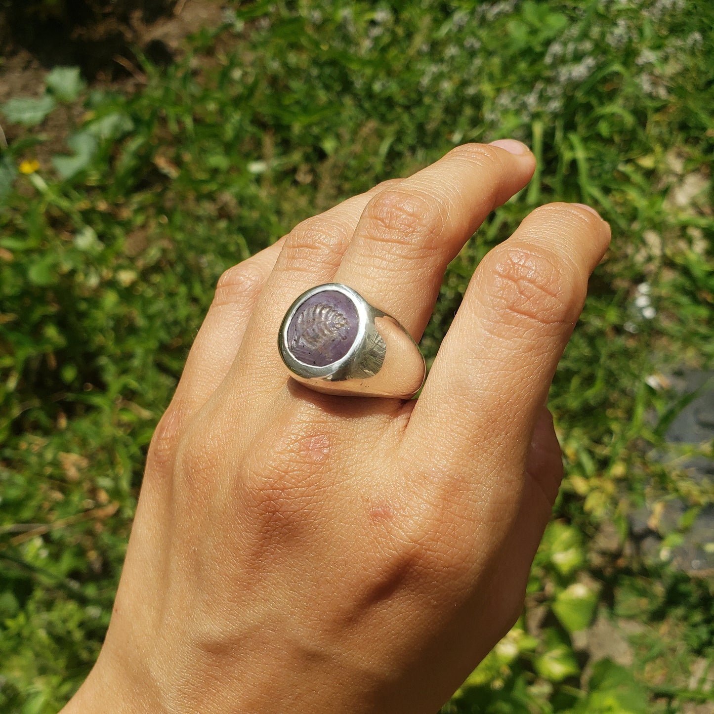 sapphire leaf signet ring