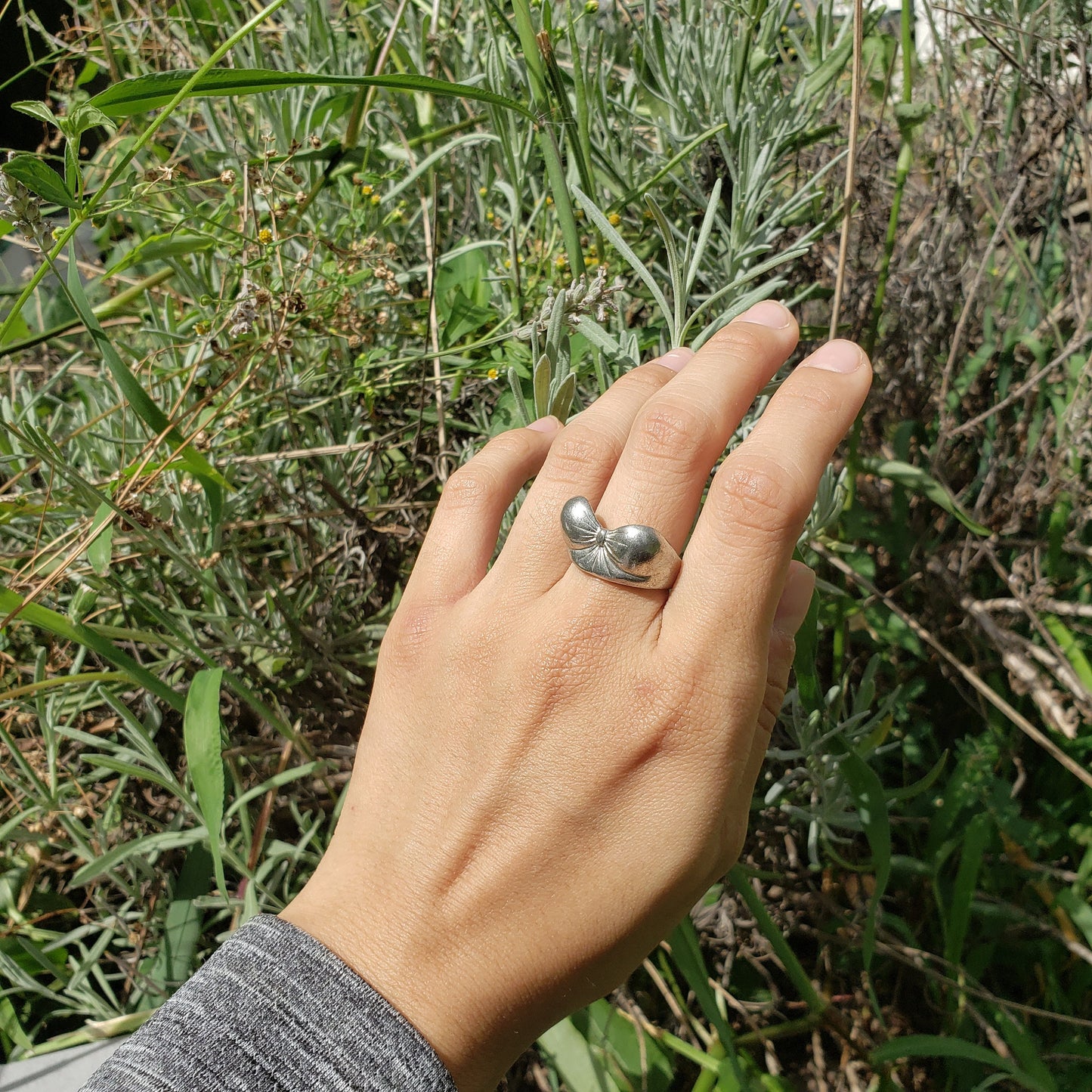 fingerbreast top ring