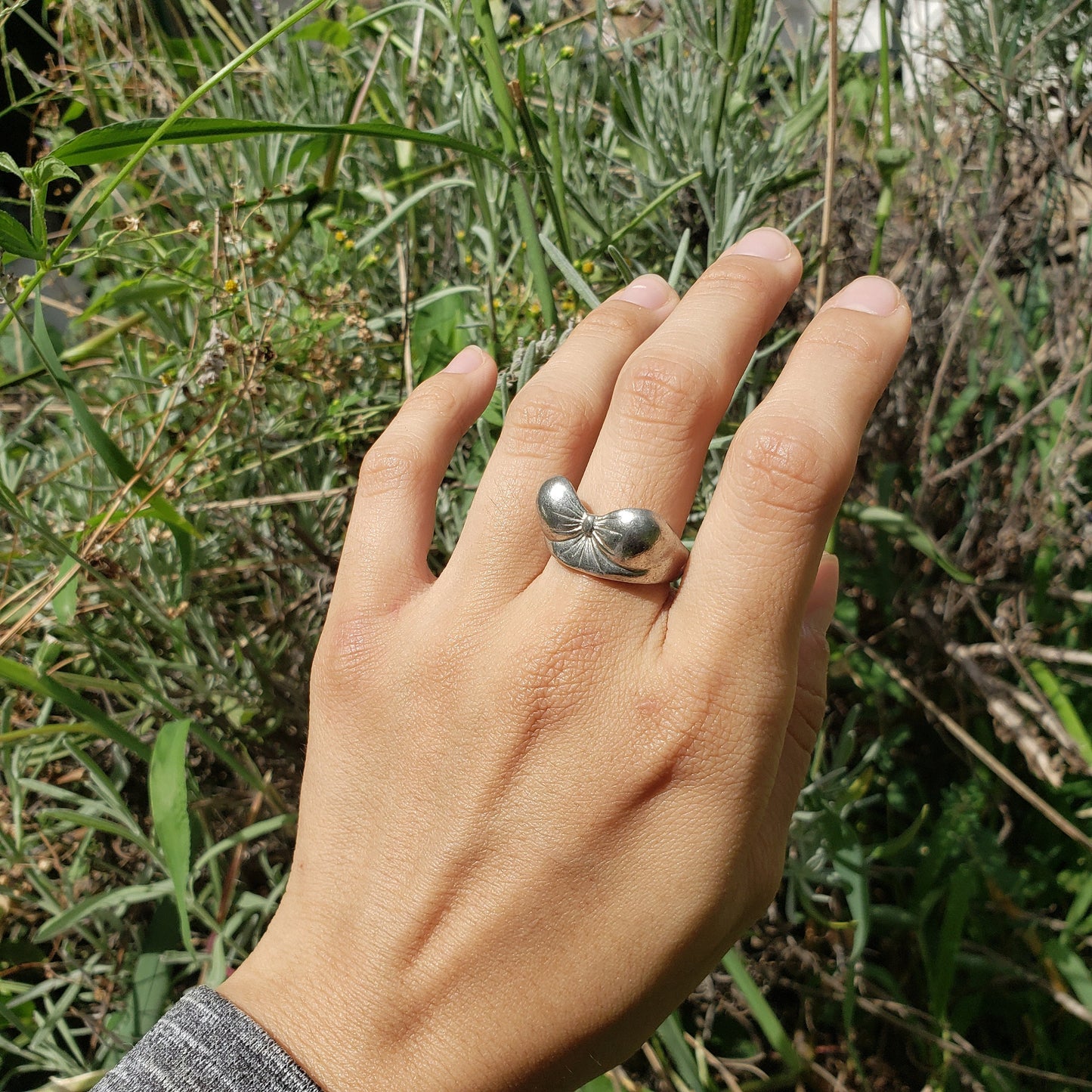 fingerbreast top ring