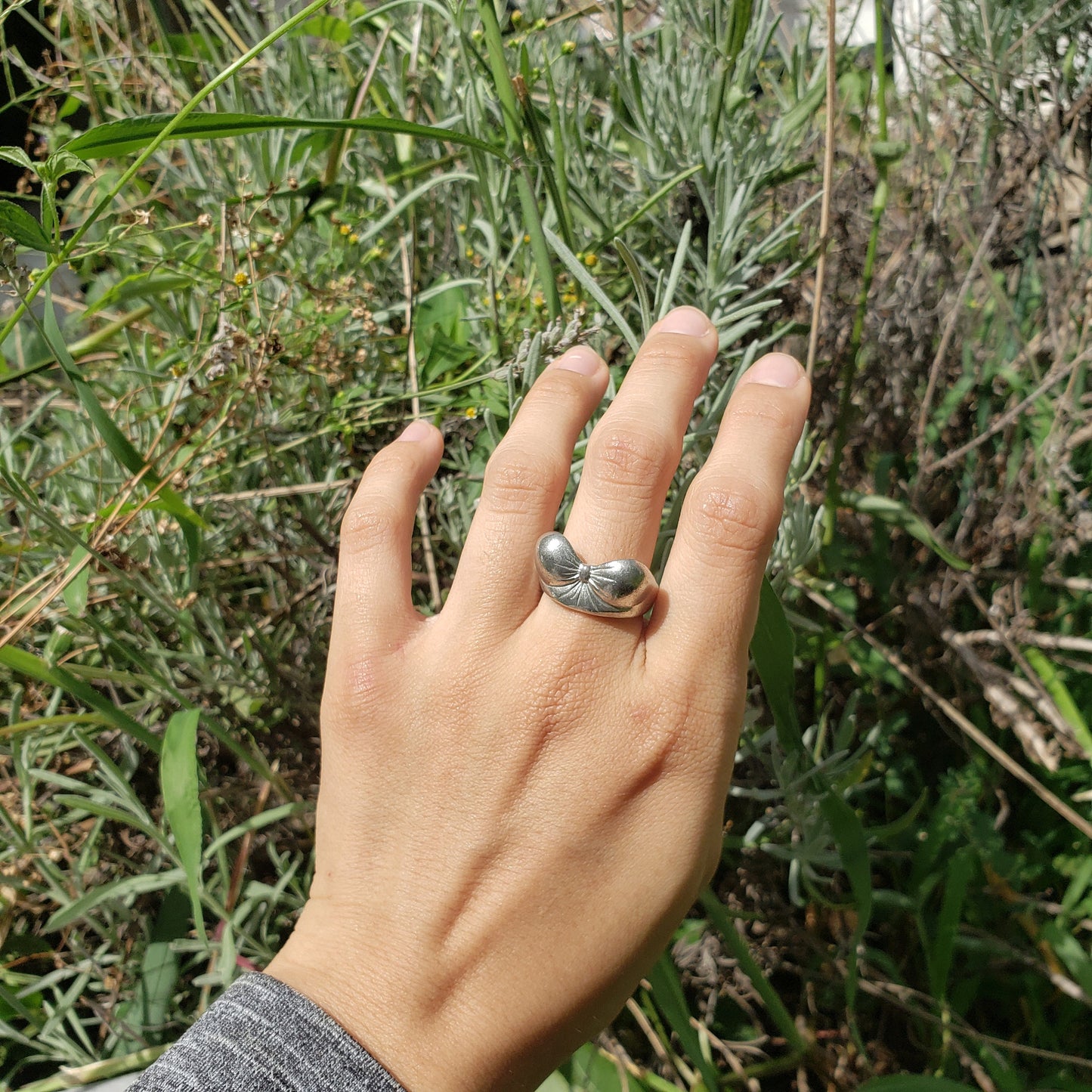 fingerbreast top ring